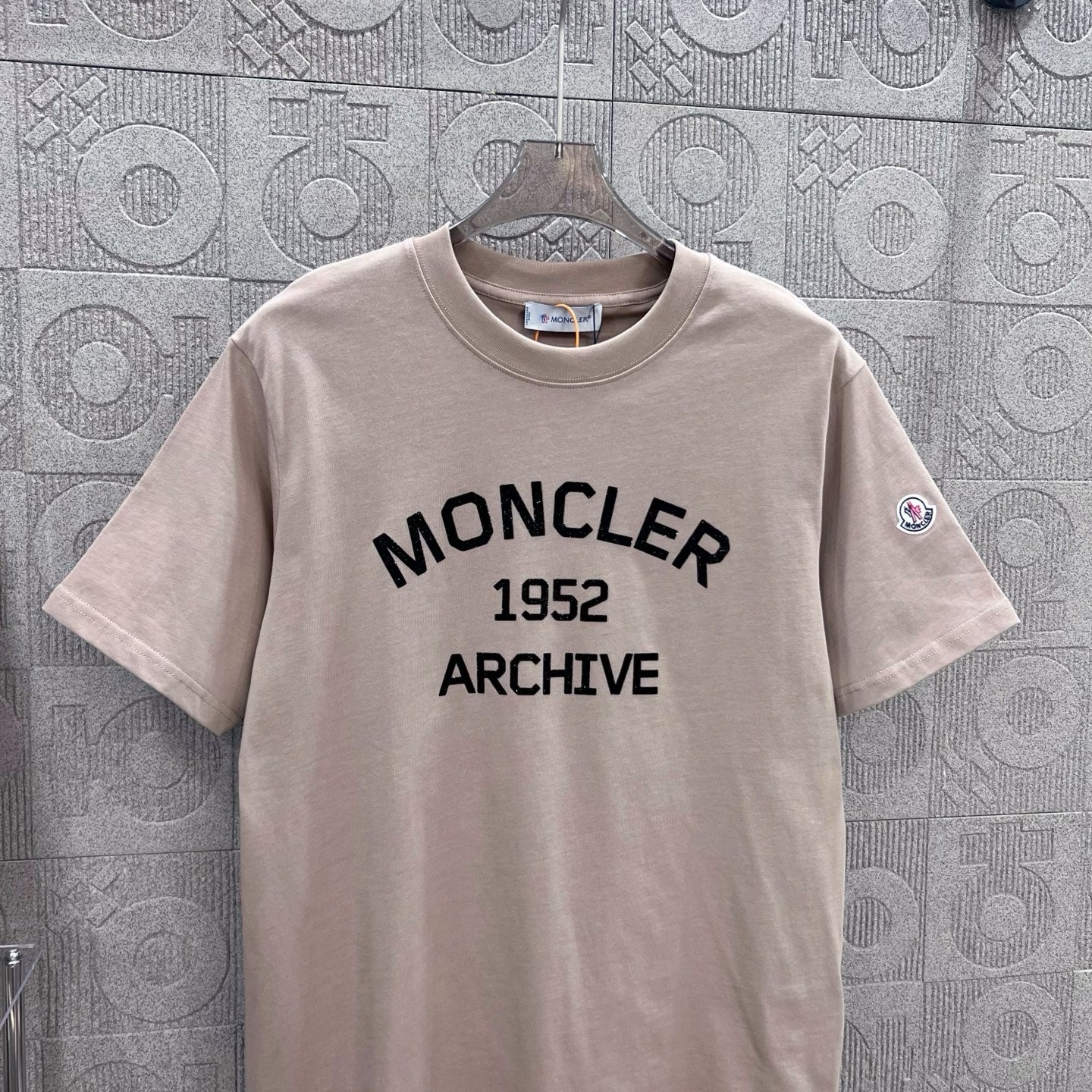 LuxluxHouse Best Quality Clothes T-shirt Moncler