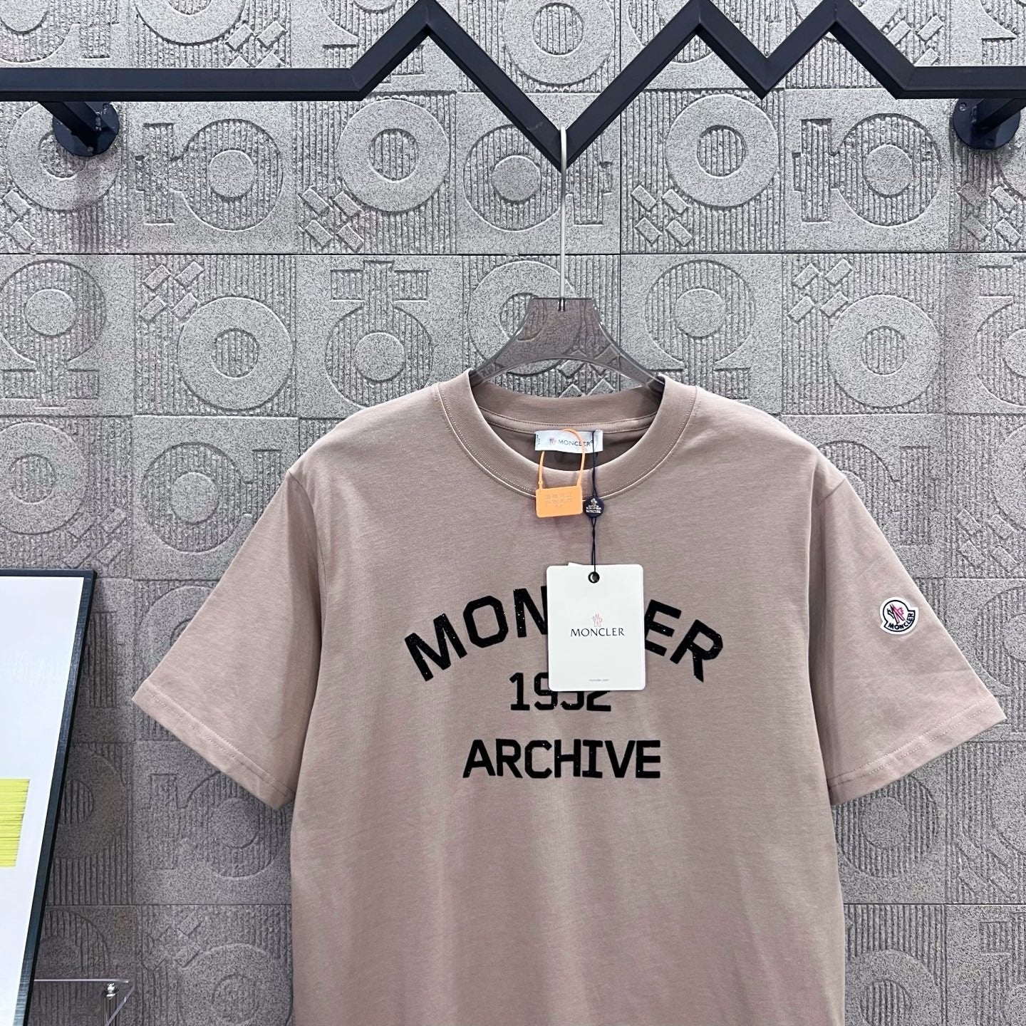 LuxluxHouse Best Quality Clothes T-shirt Moncler
