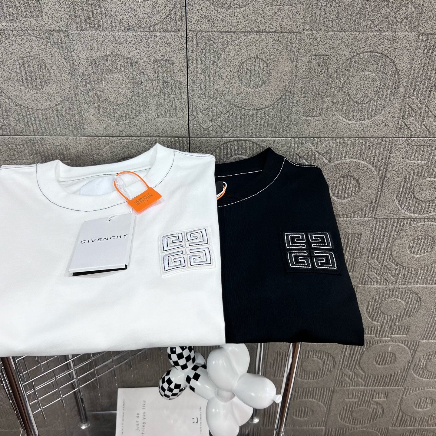LuxluxHouse Best Quality Clothes Givenchy T-shirt
