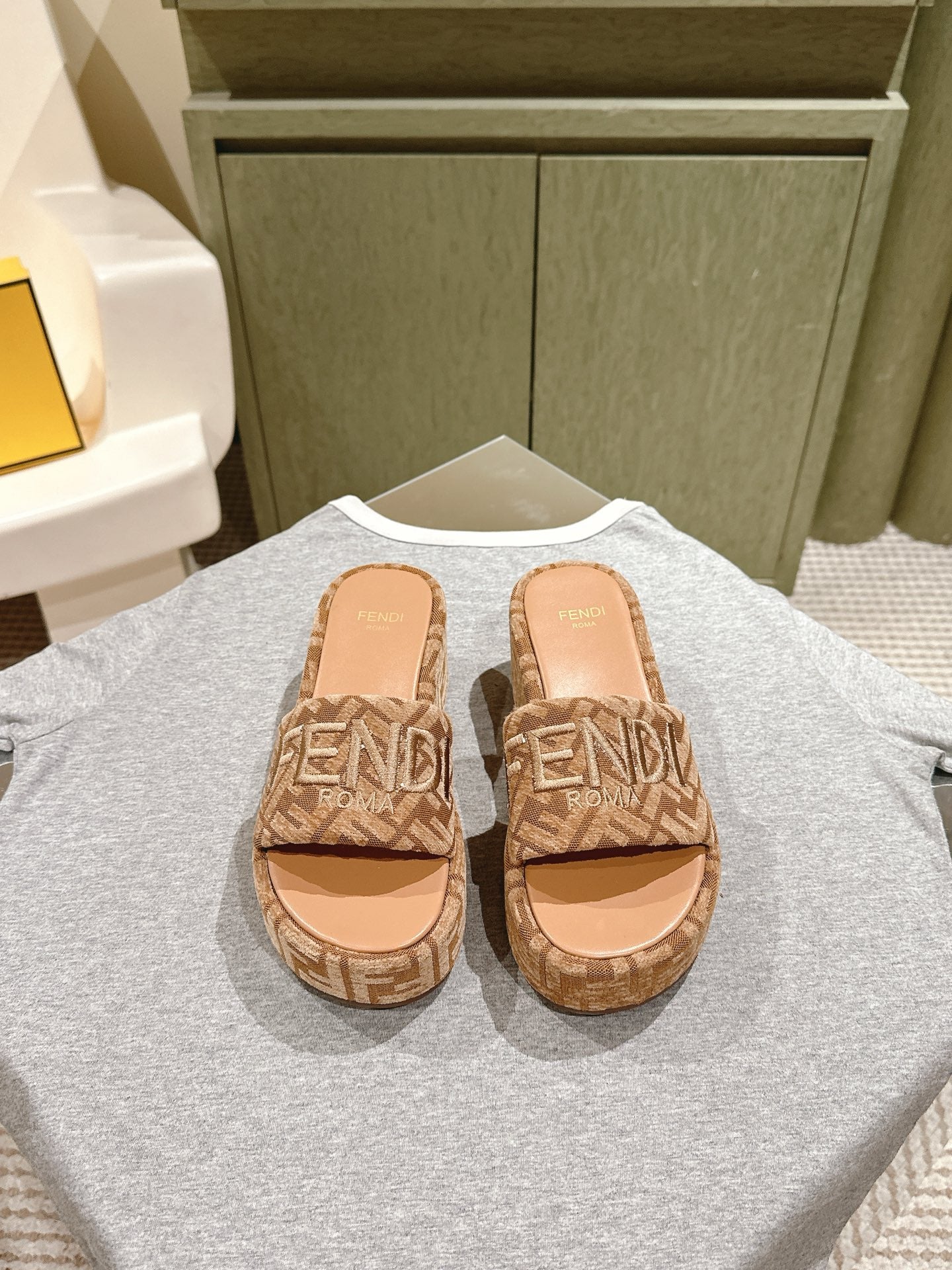 LuxluxHouse Best Quality Fendi Women Shoes