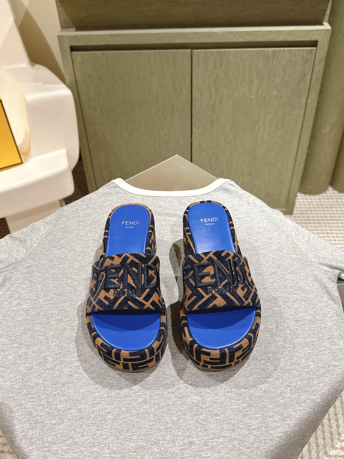 LuxluxHouse Best Quality Fendi Women Shoes
