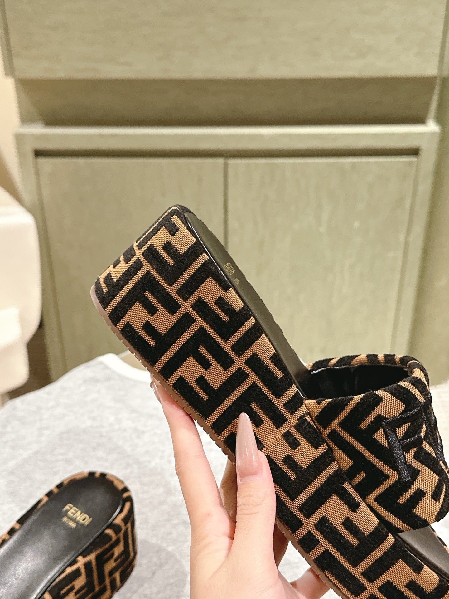 LuxluxHouse Best Quality Fendi Women Shoes