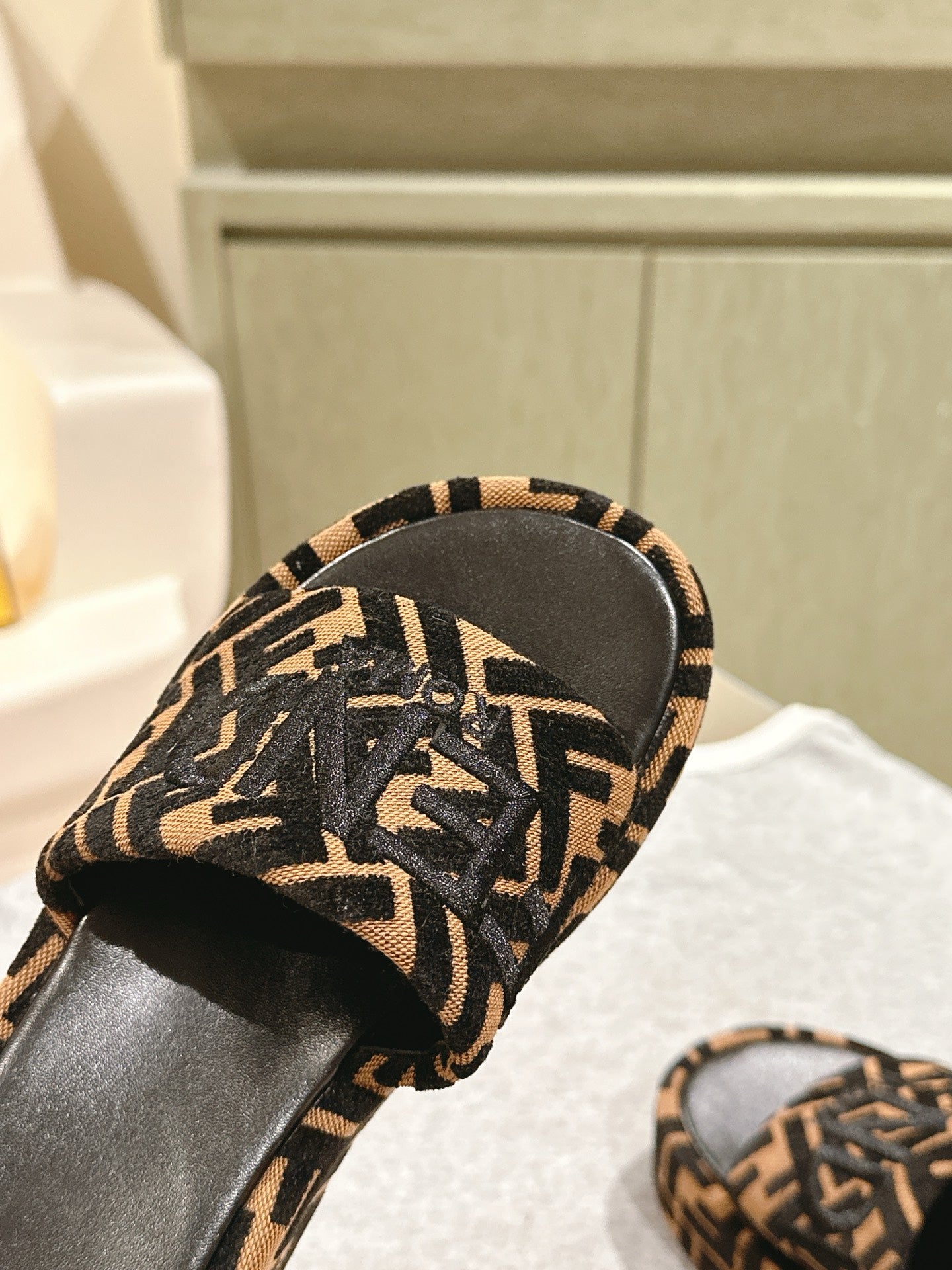 LuxluxHouse Best Quality Fendi Women Shoes