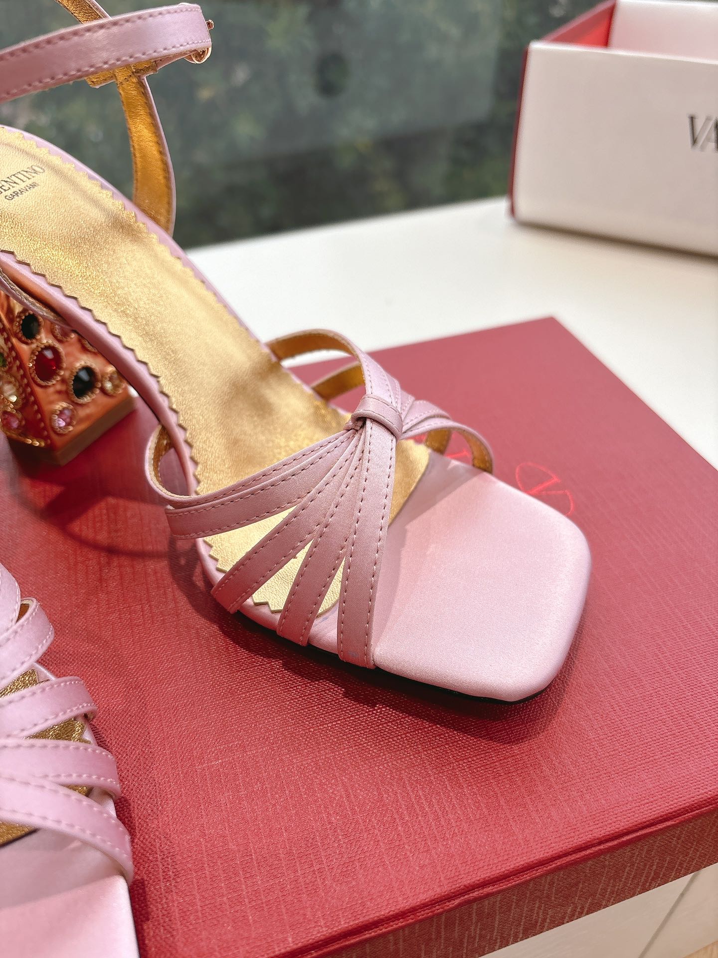 LuxluxHouse Best Quality Valentino Women Shoes
