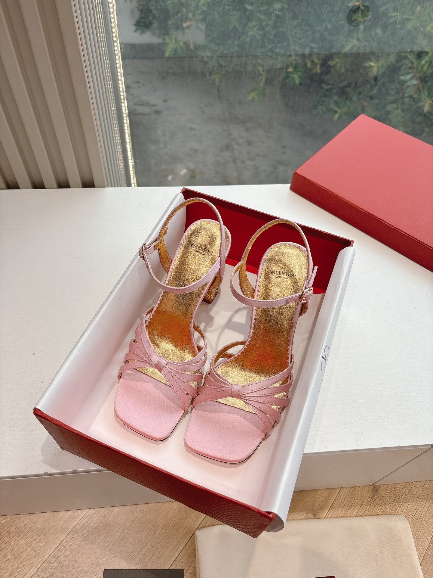 LuxluxHouse Best Quality Valentino Women Shoes