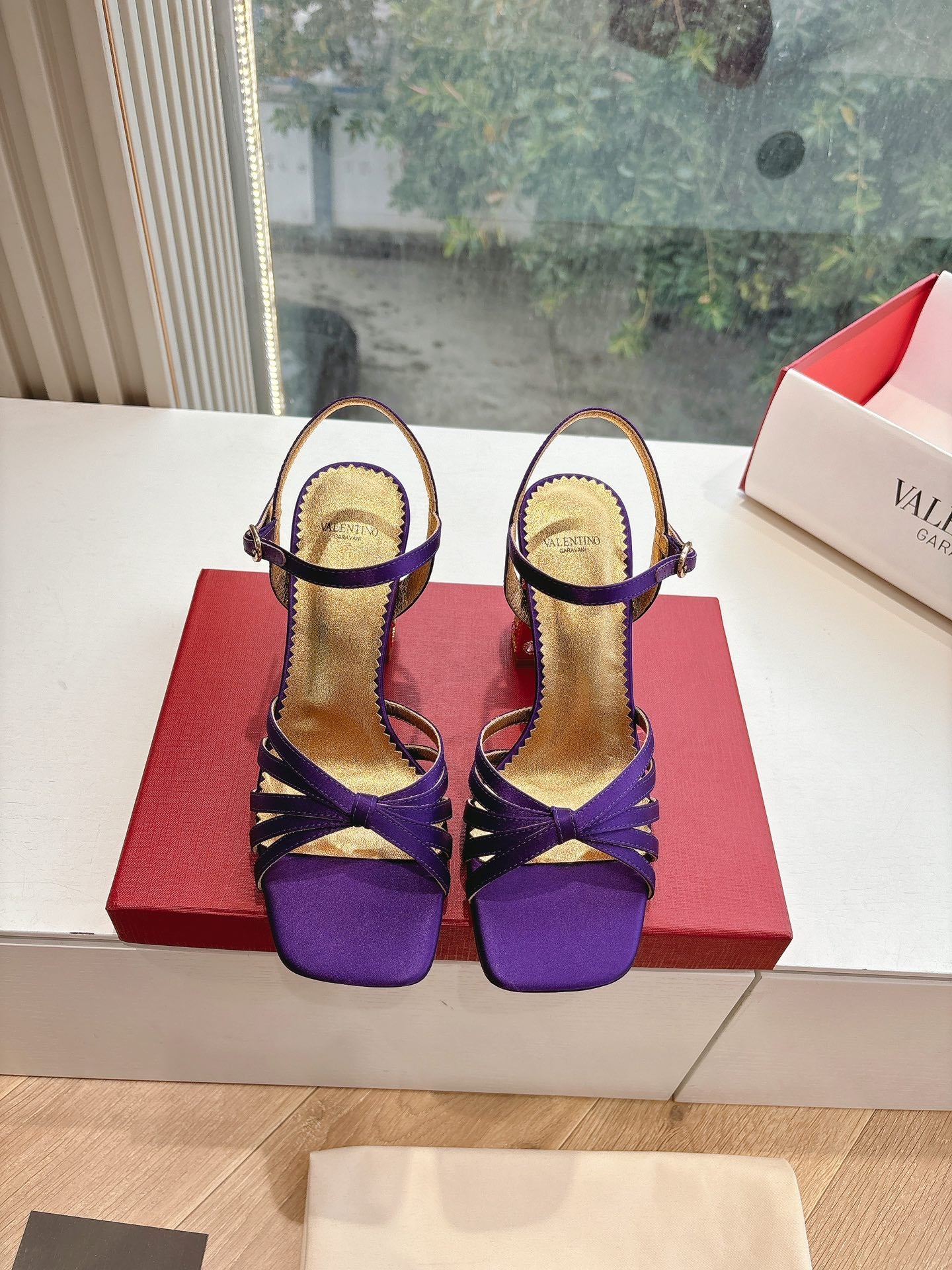LuxluxHouse Best Quality Valentino Women Shoes