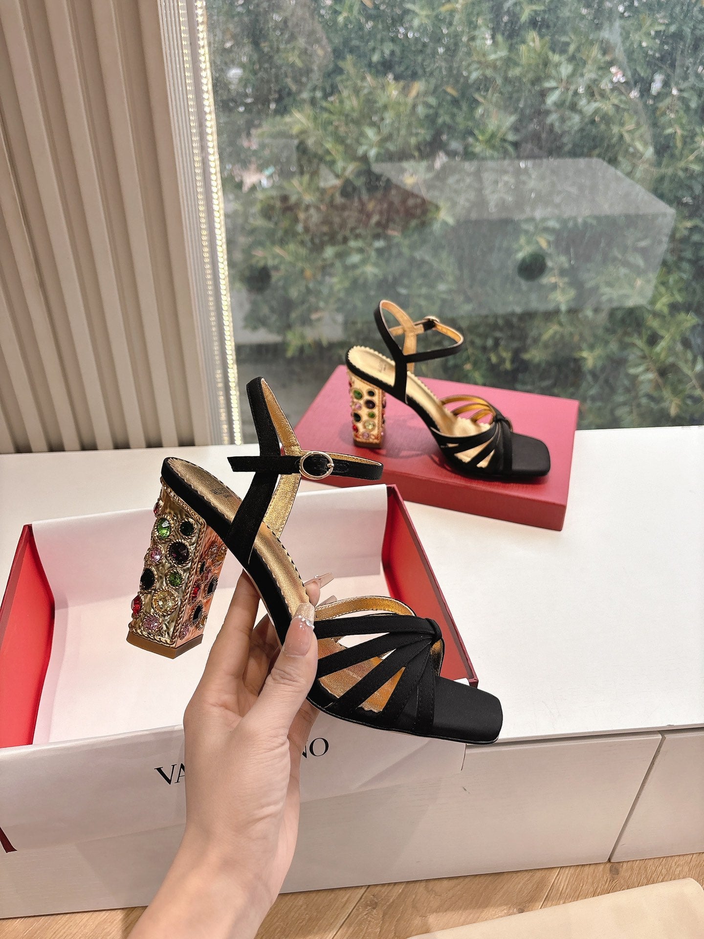 LuxluxHouse Best Quality Valentino Women Shoes