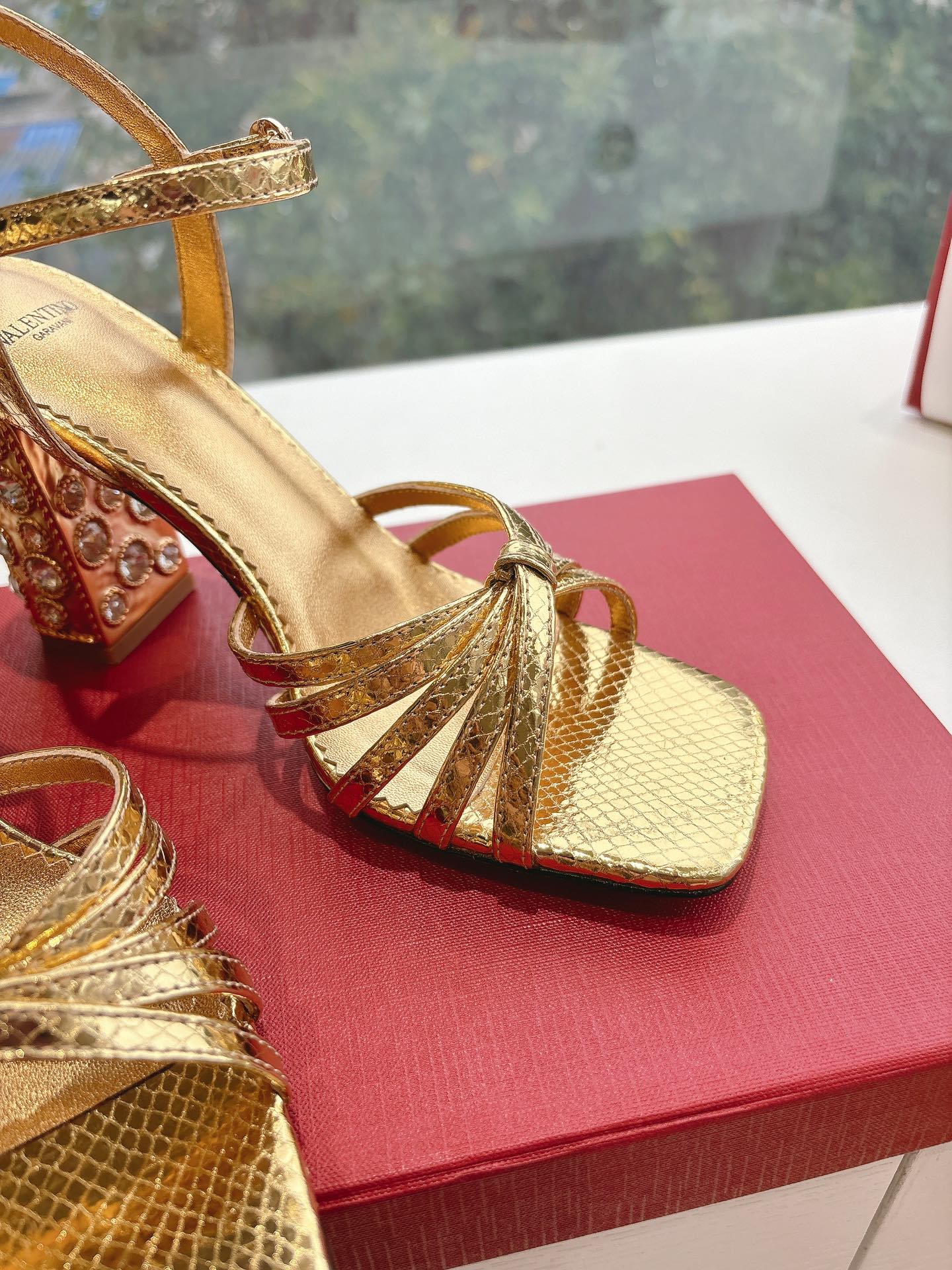 LuxluxHouse Best Quality Valentino Women Shoes