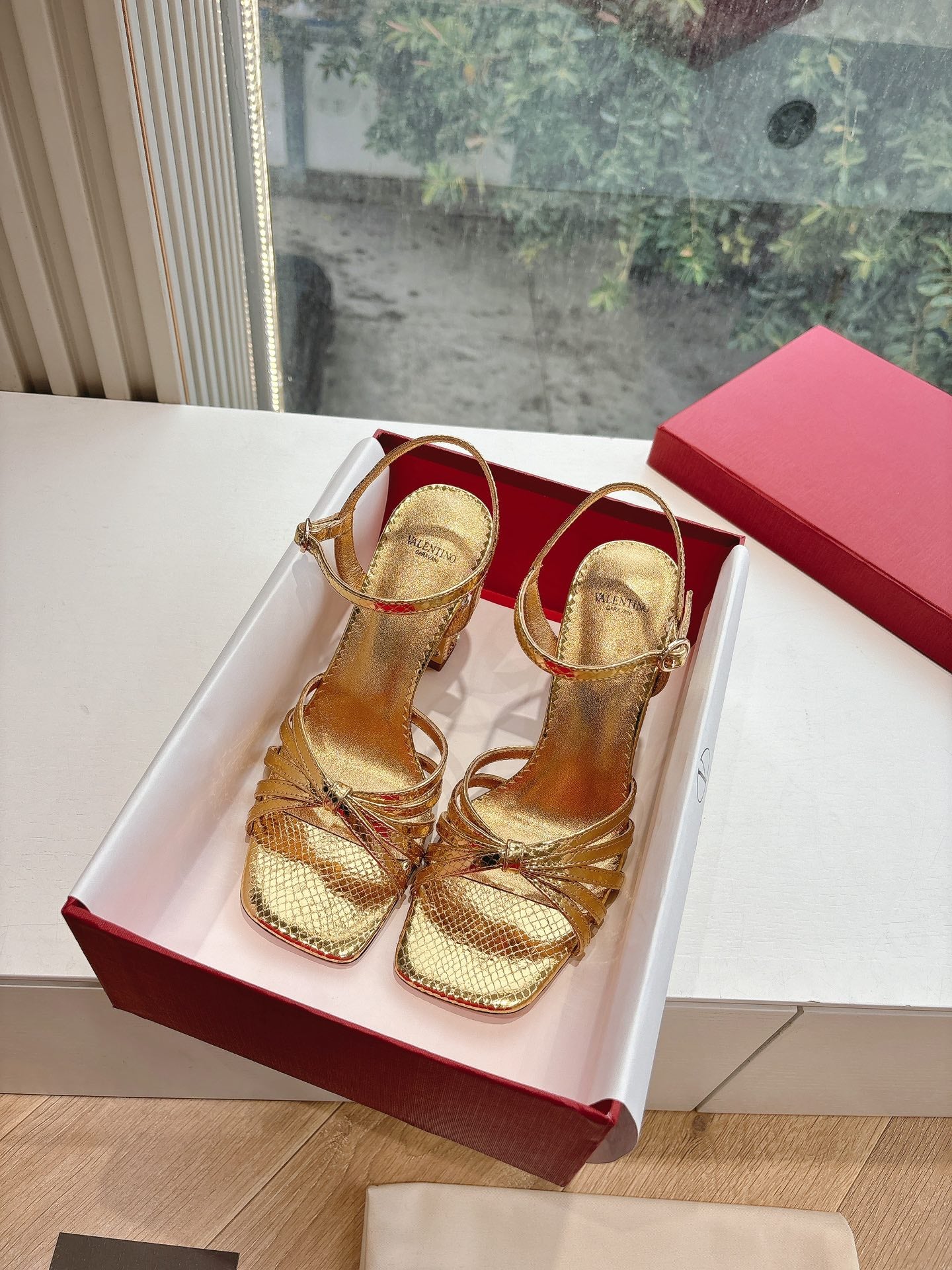 LuxluxHouse Best Quality Valentino Women Shoes