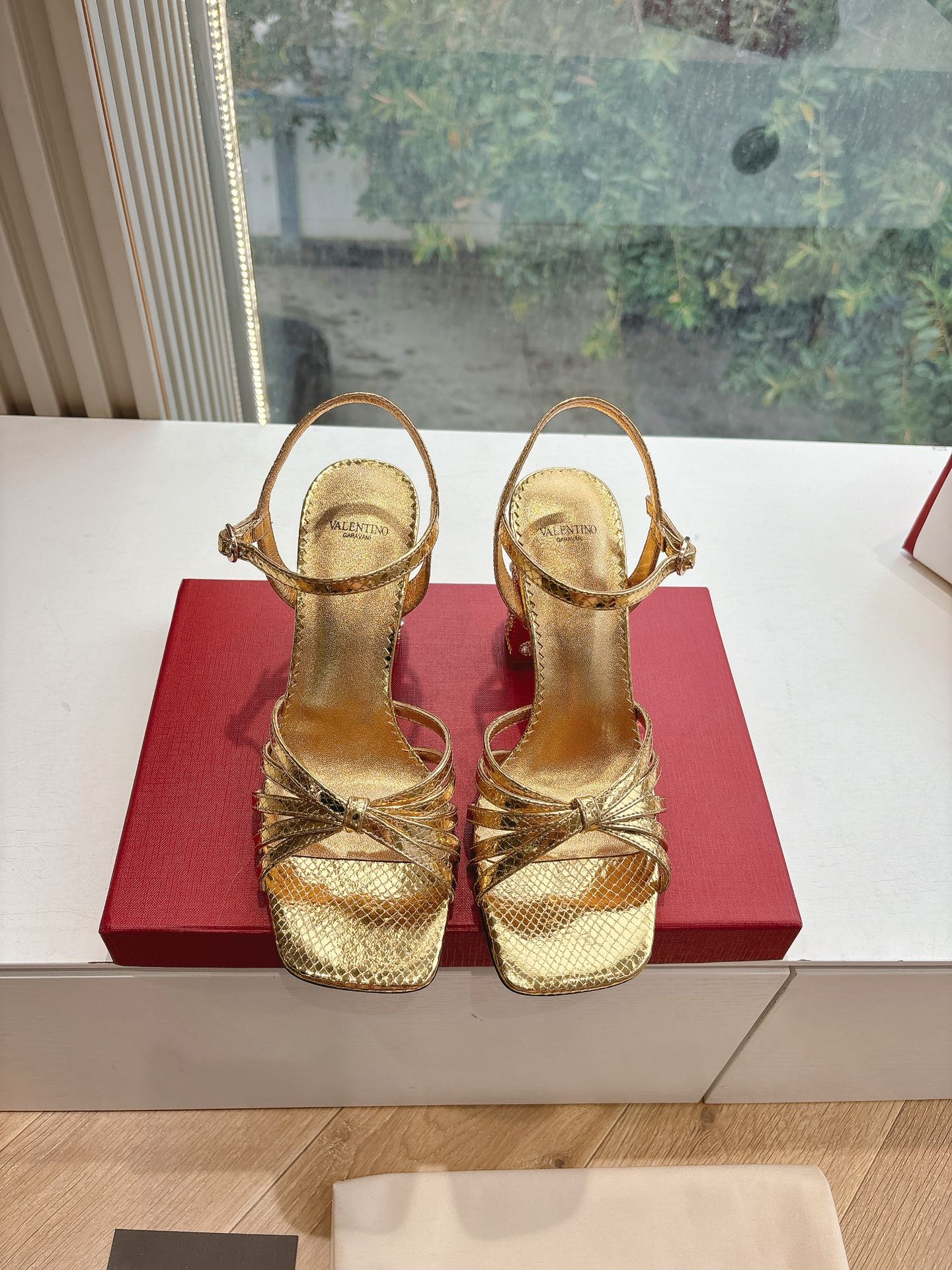 LuxluxHouse Best Quality Valentino Women Shoes