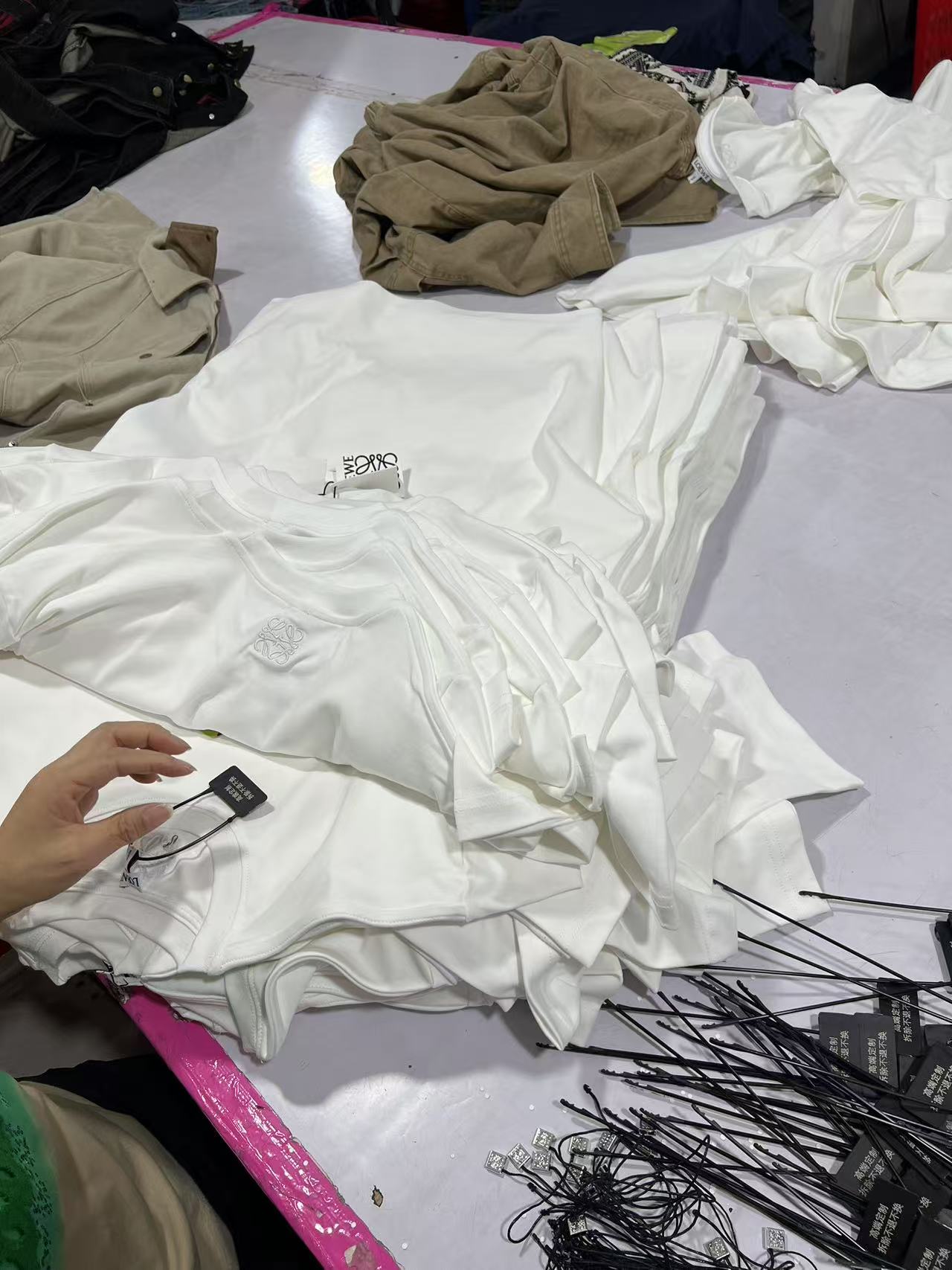 LuxluxHouse Best Quality Clothes T-shirt Loewe