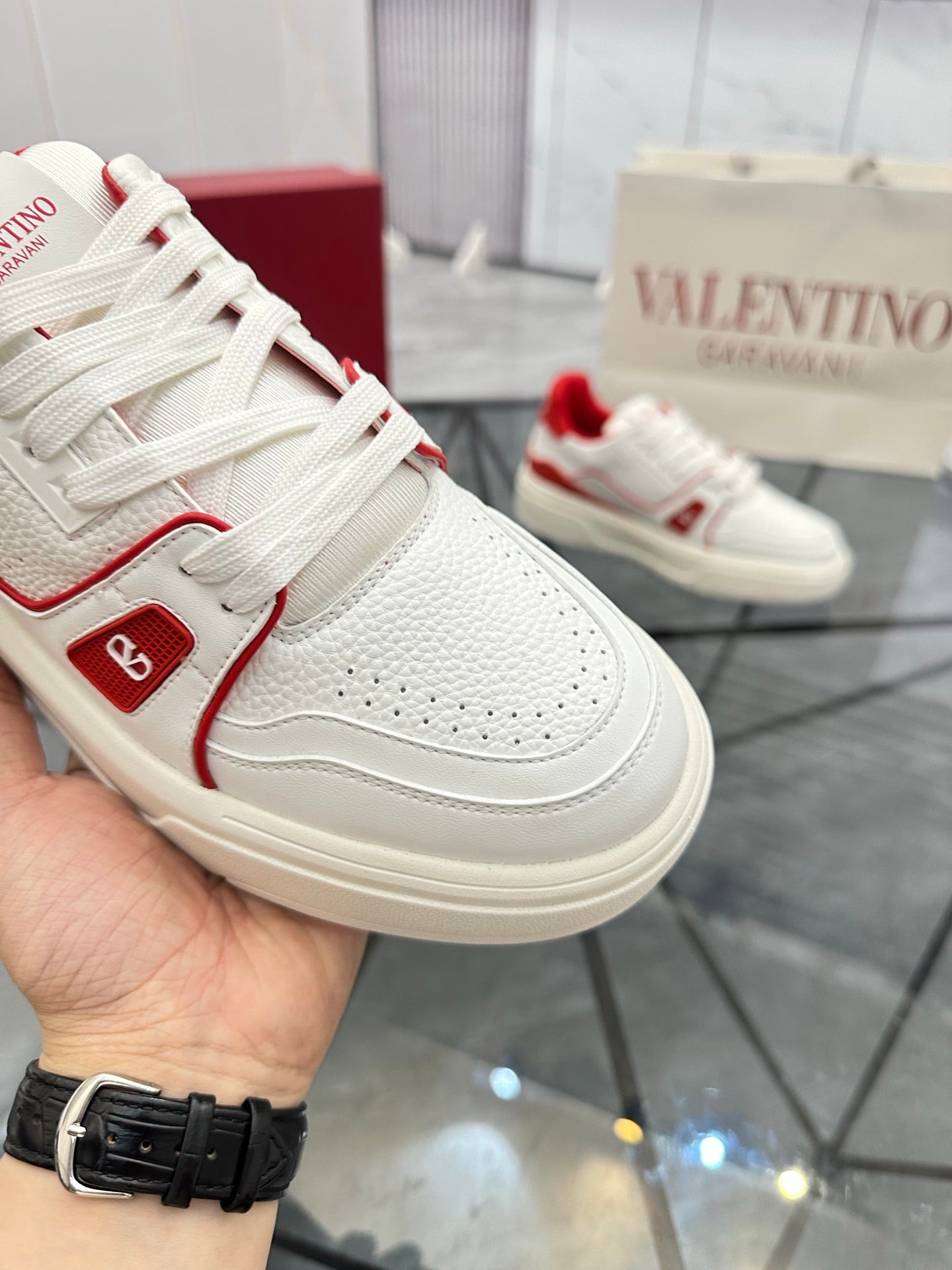 LuxluxHouse Best Quality Shoes Valentino