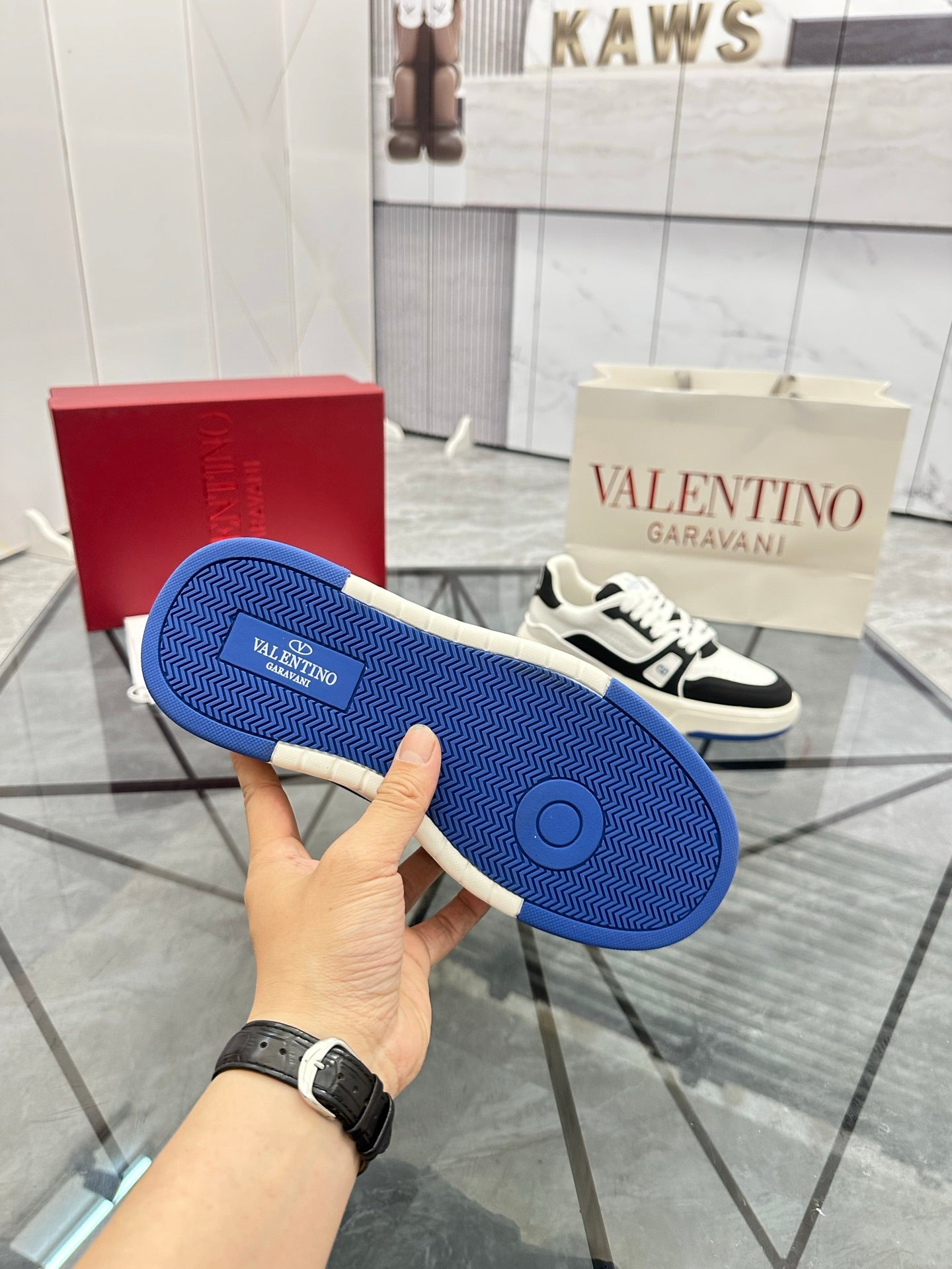 LuxluxHouse Best Quality Shoes Valentino