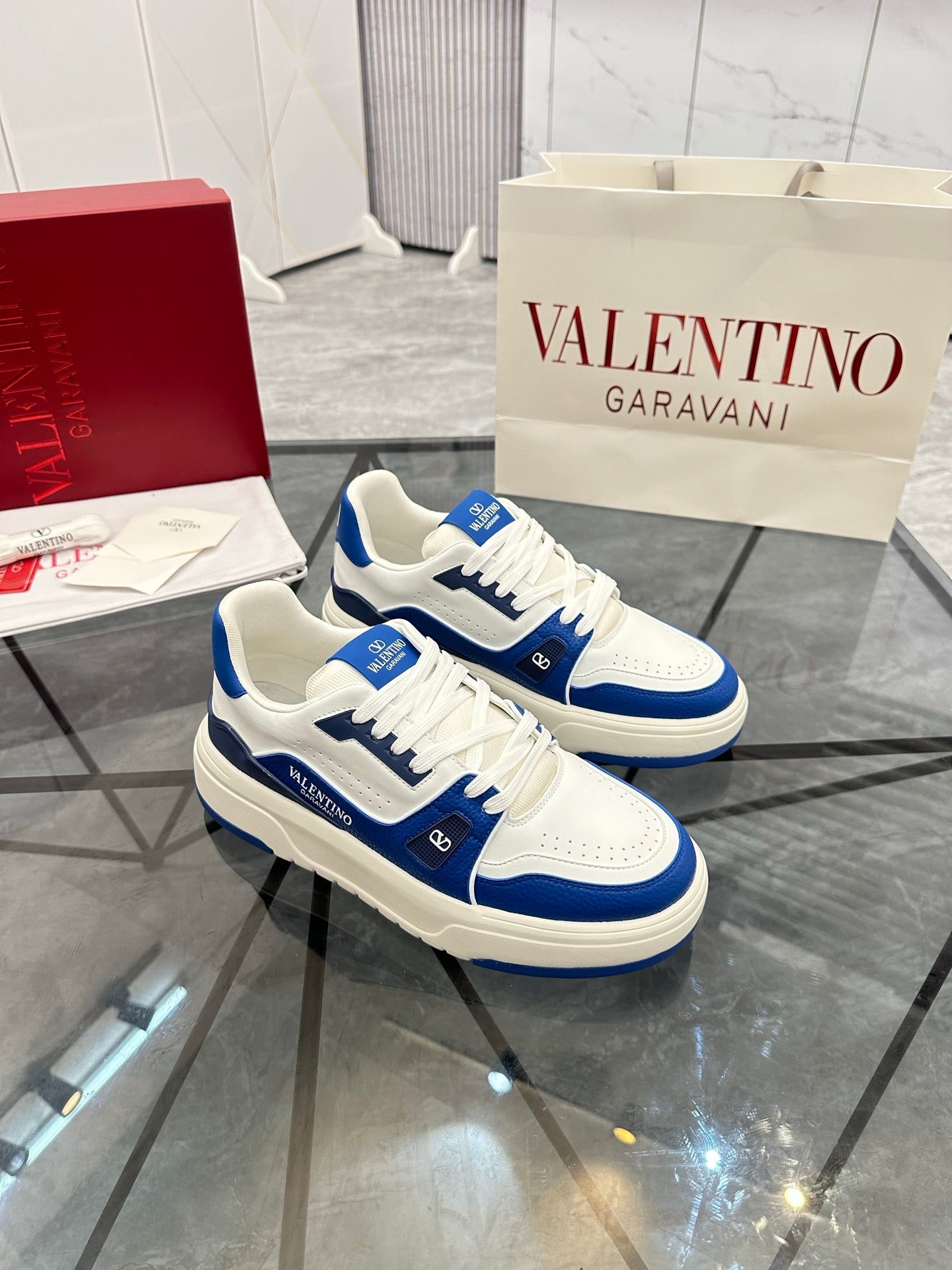 LuxluxHouse Best Quality Shoes Valentino