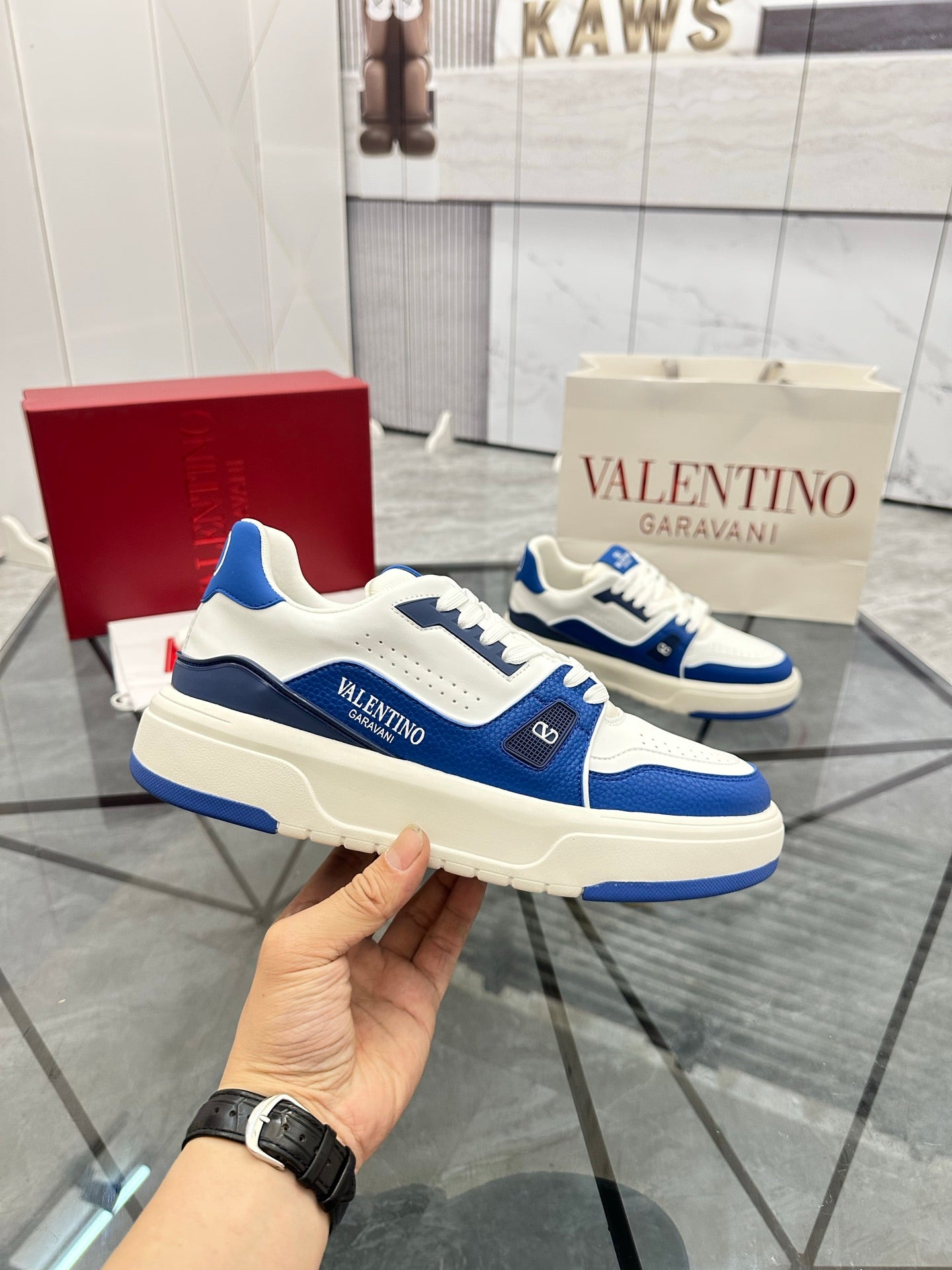 LuxluxHouse Best Quality Shoes Valentino