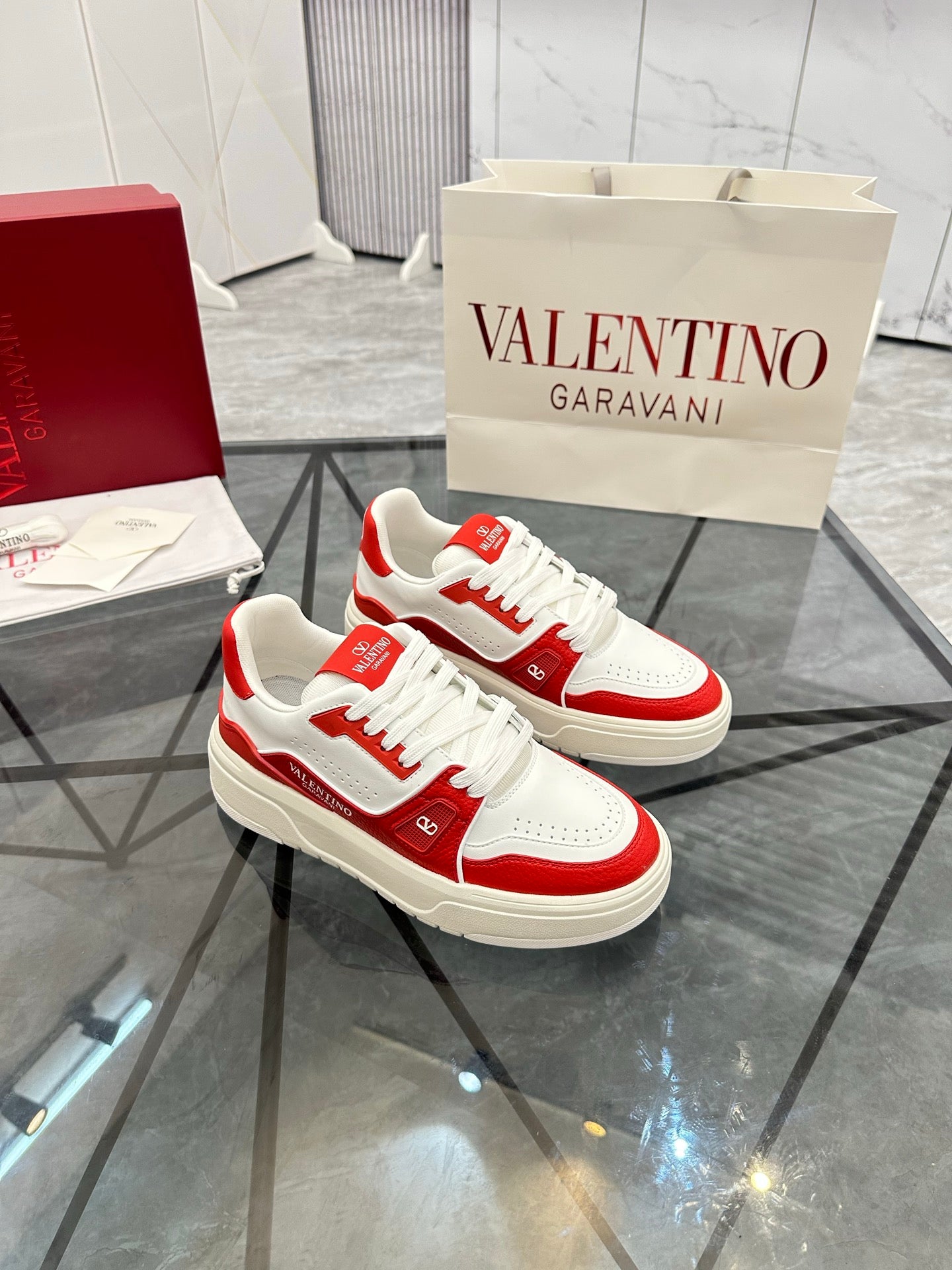 LuxluxHouse Best Quality Shoes Valentino