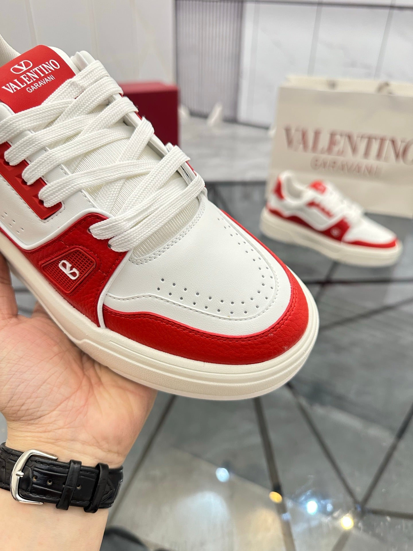 LuxluxHouse Best Quality Shoes Valentino