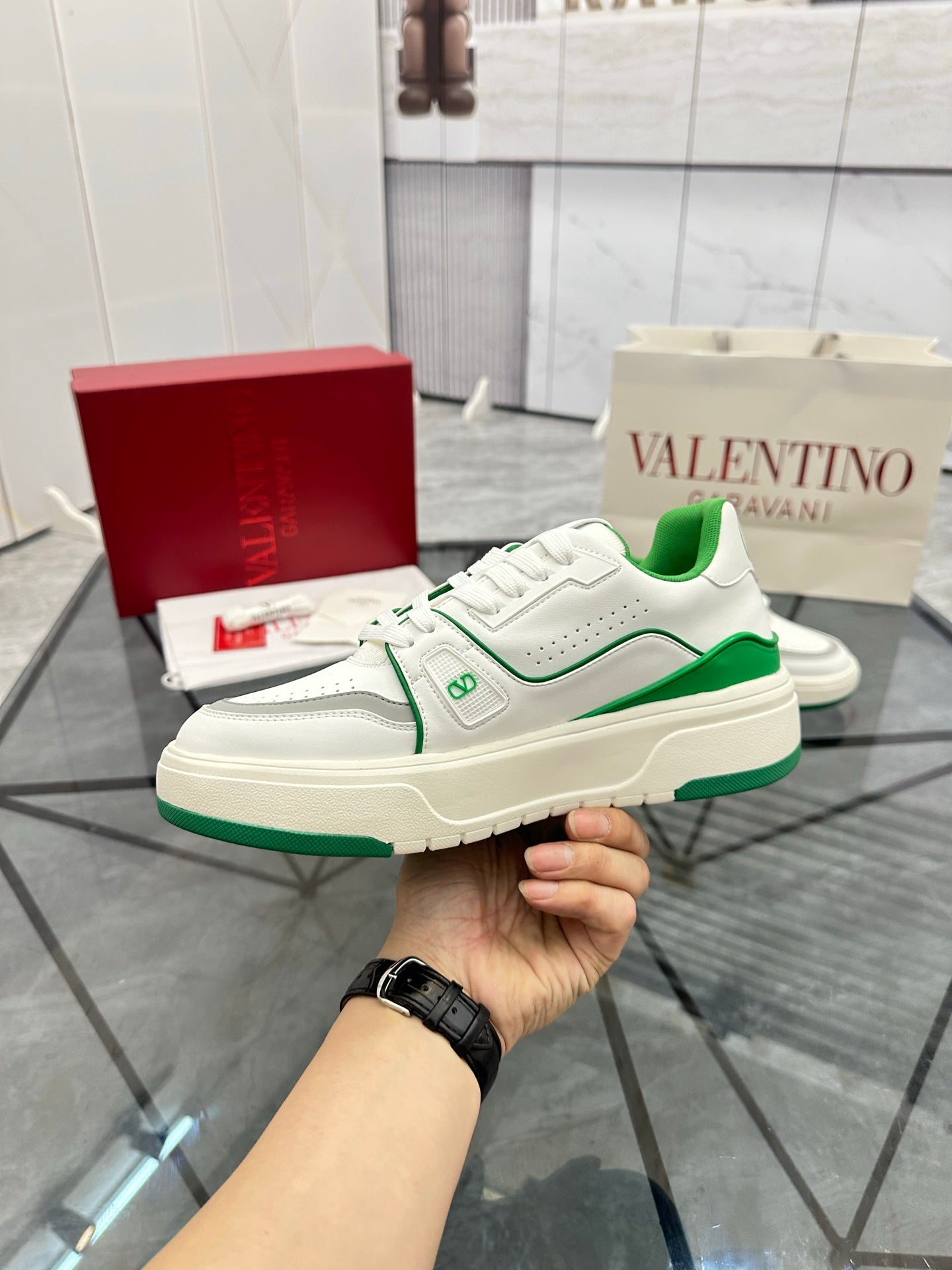 LuxluxHouse Best Quality Shoes Valentino