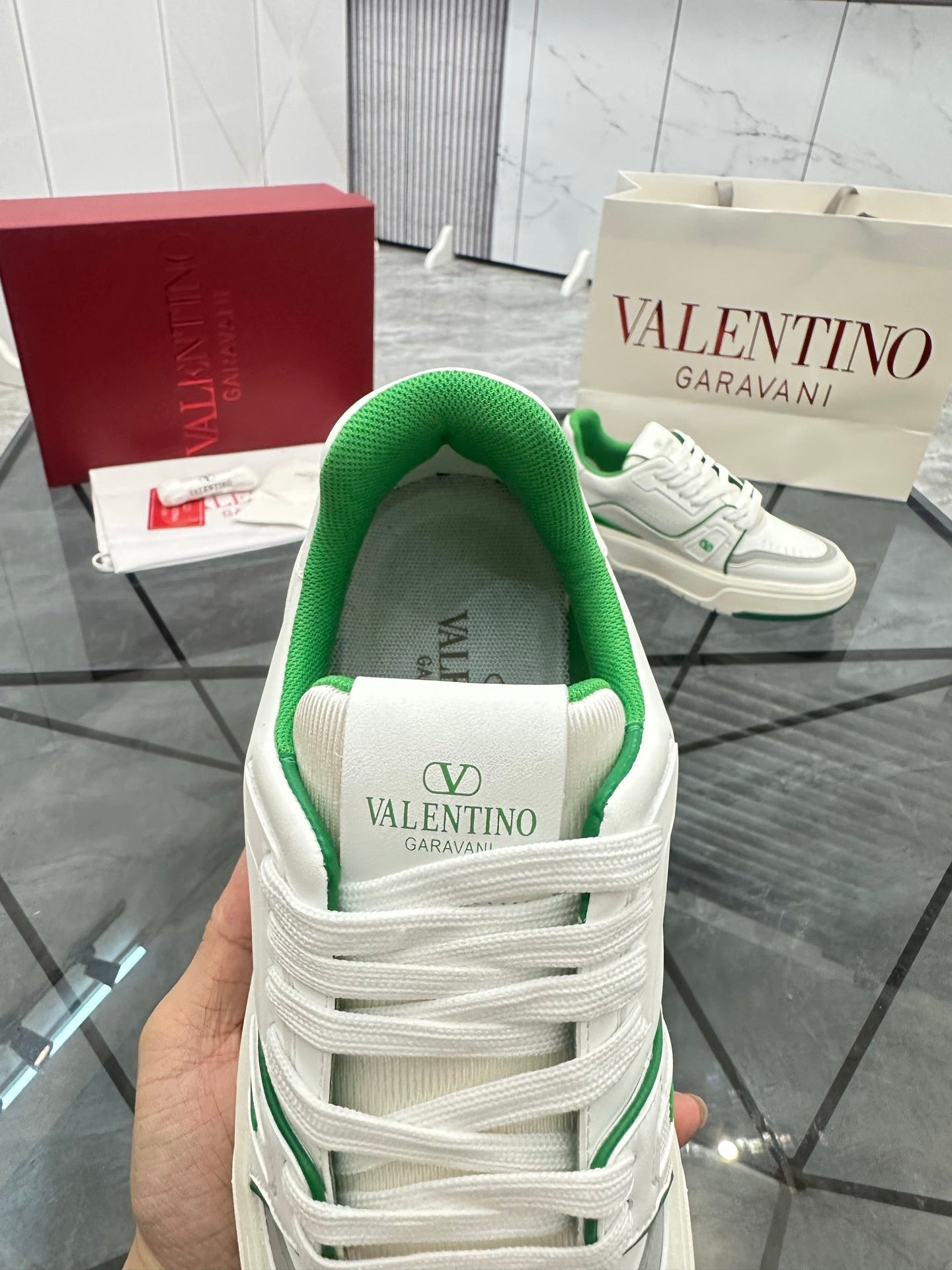 LuxluxHouse Best Quality Shoes Valentino