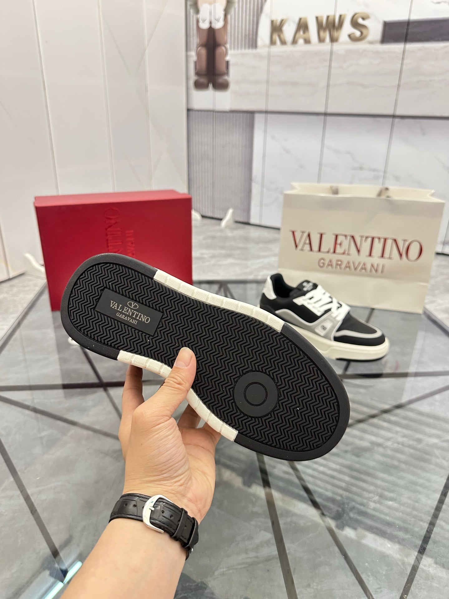 LuxluxHouse Best Quality Shoes Valentino