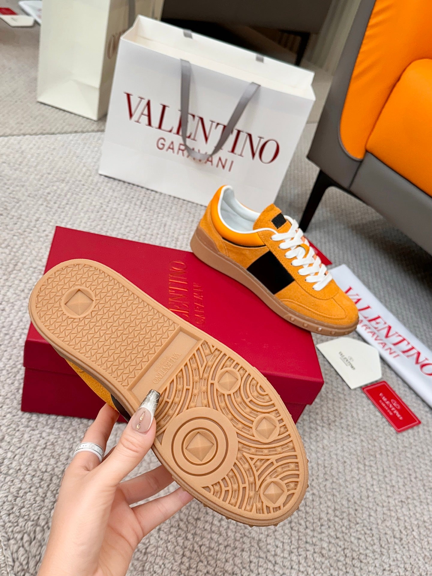 LuxluxHouse Best Quality Shoes Valentino