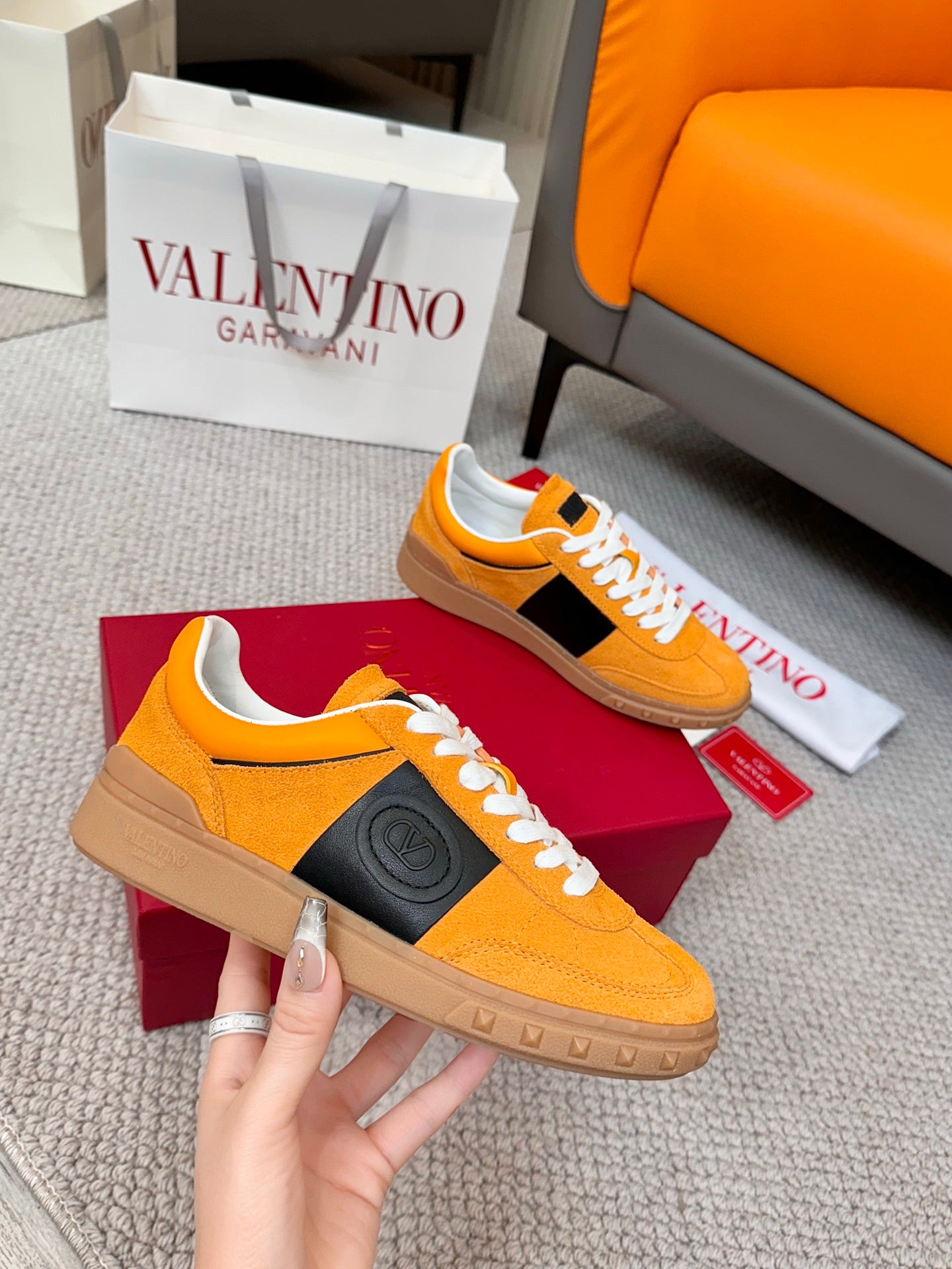 LuxluxHouse Best Quality Shoes Valentino