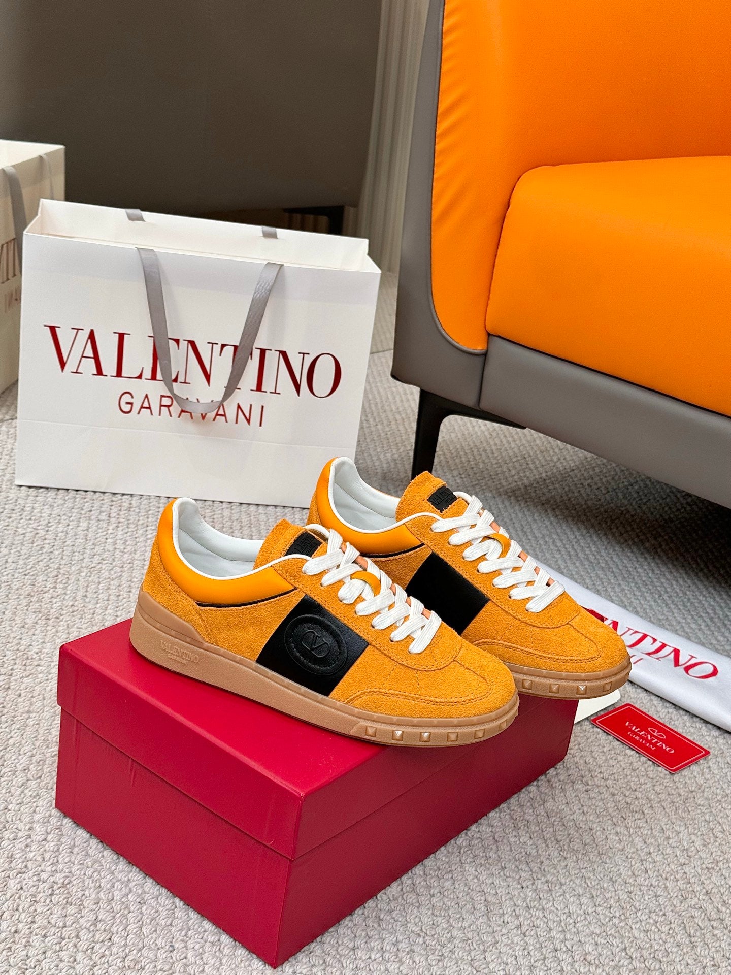 LuxluxHouse Best Quality Shoes Valentino
