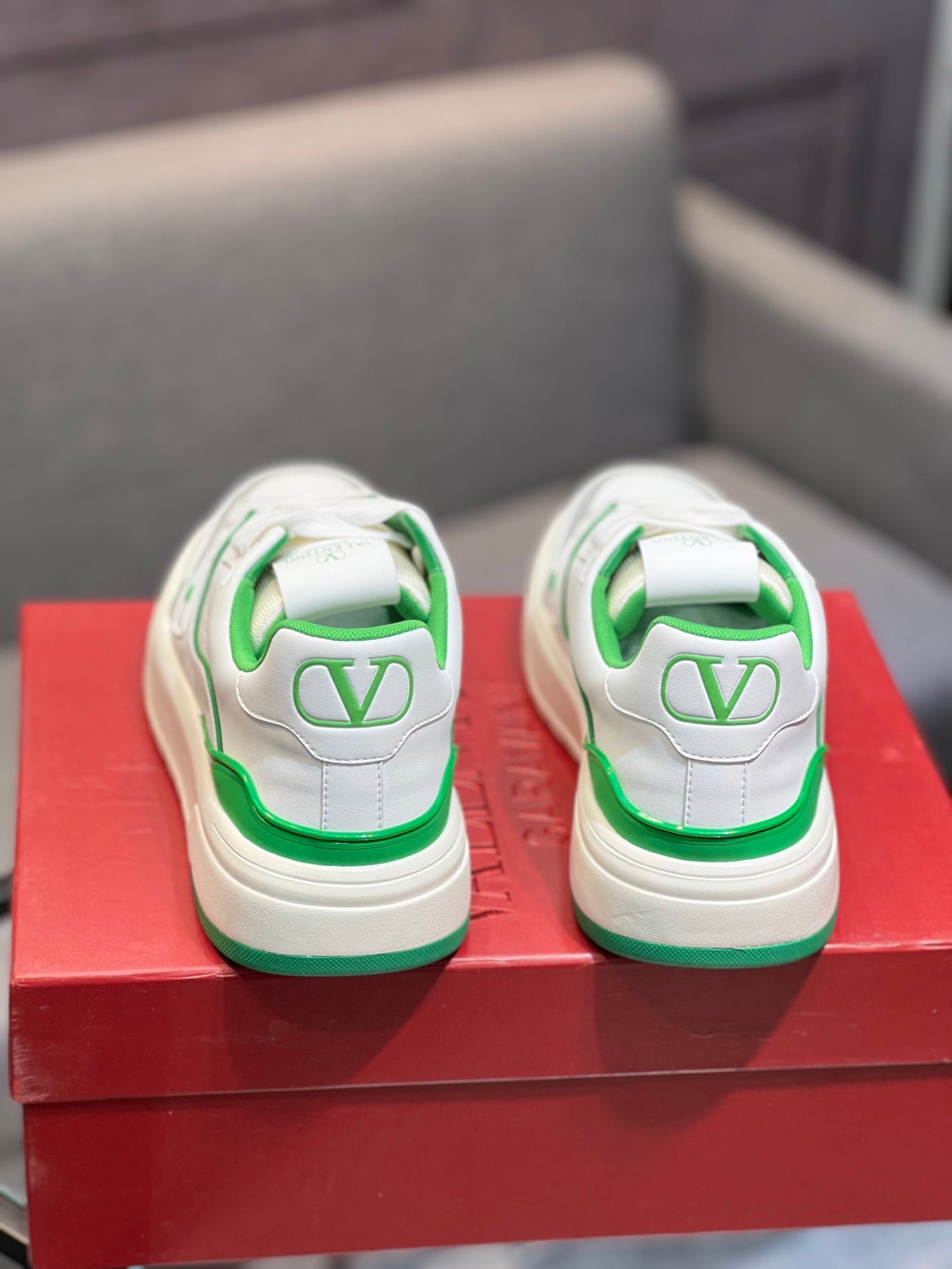 LuxluxHouse Best Quality Shoes Valentino
