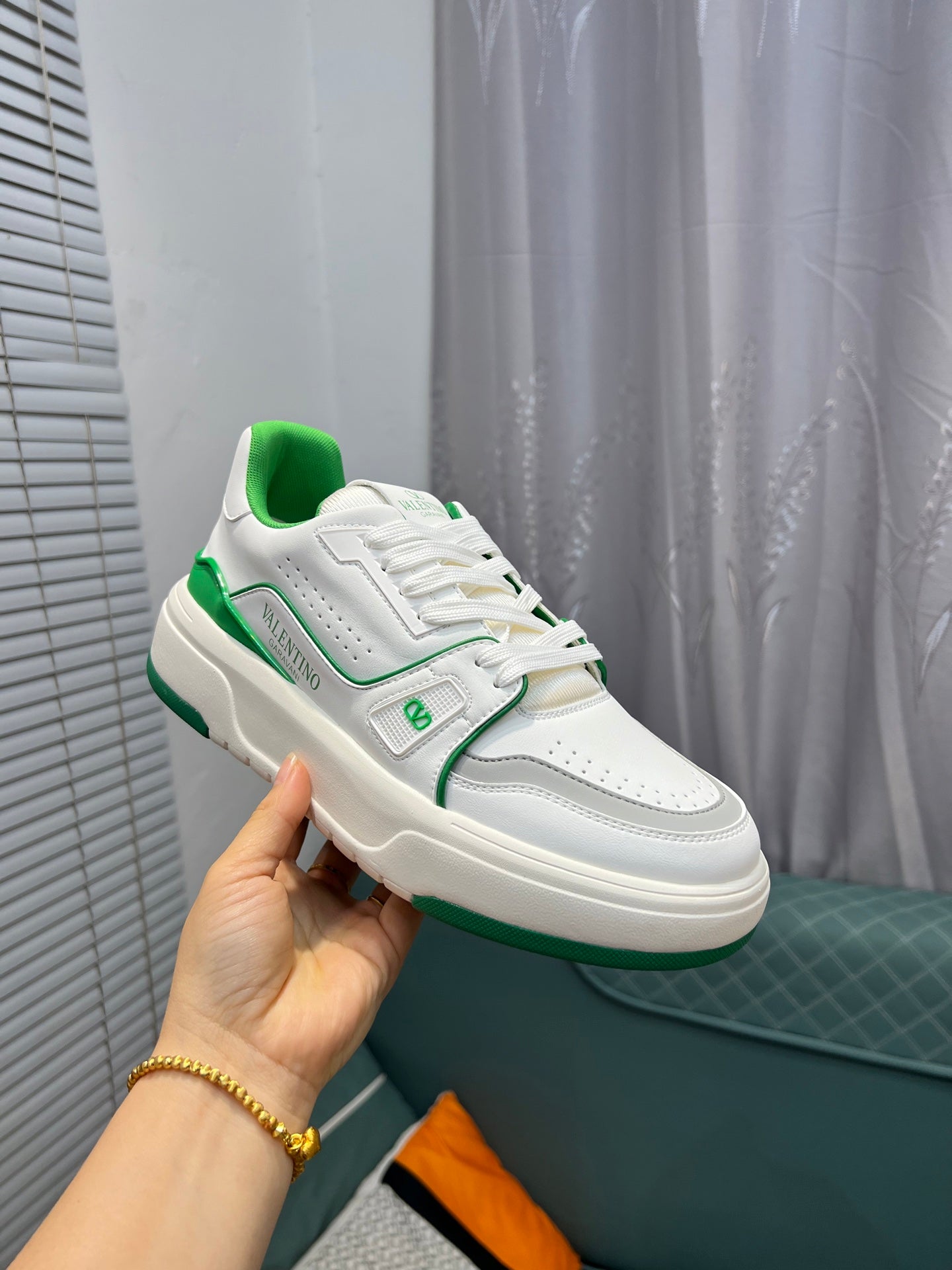 LuxluxHouse Best Quality Shoes Valentino