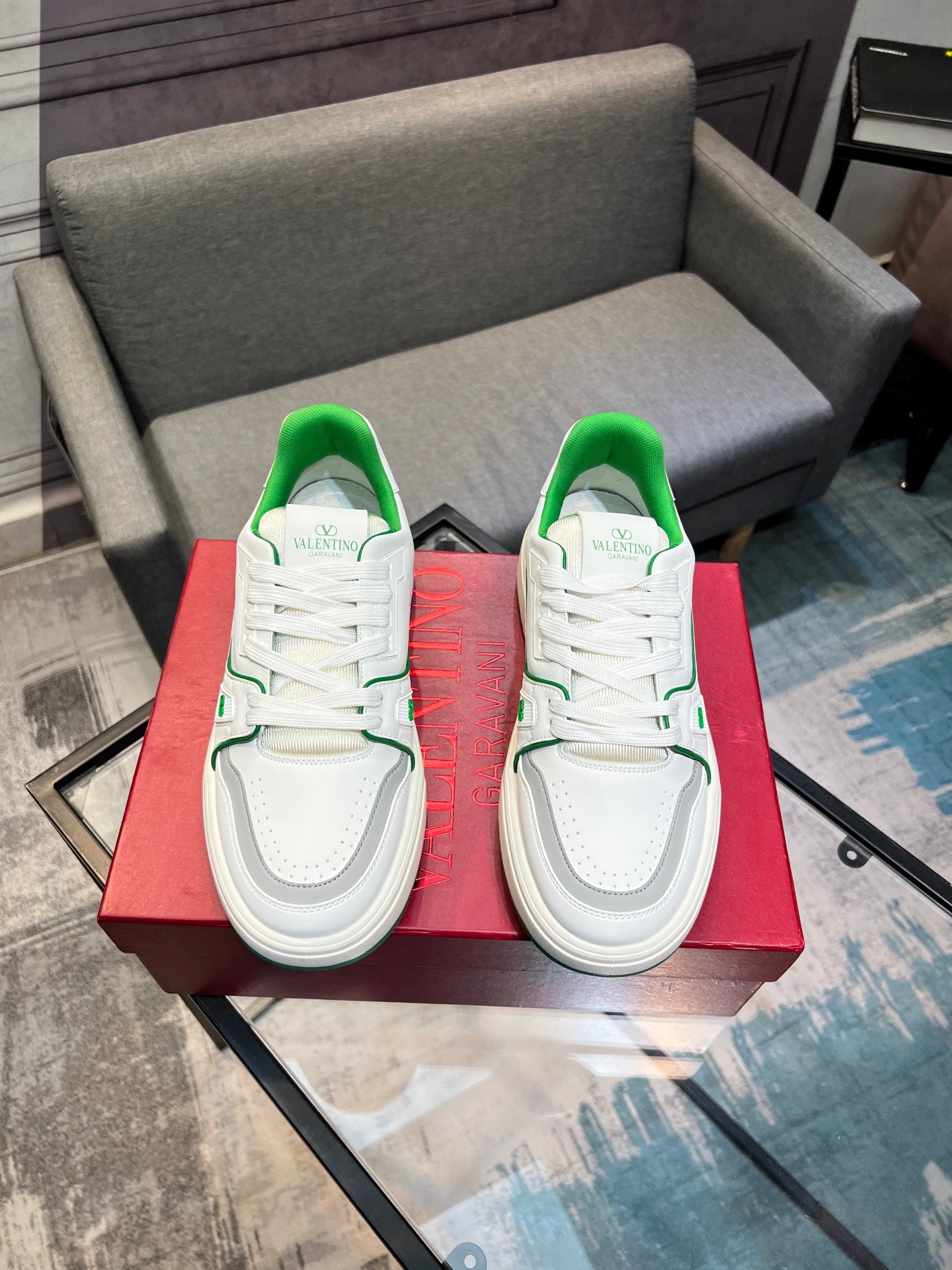 LuxluxHouse Best Quality Shoes Valentino