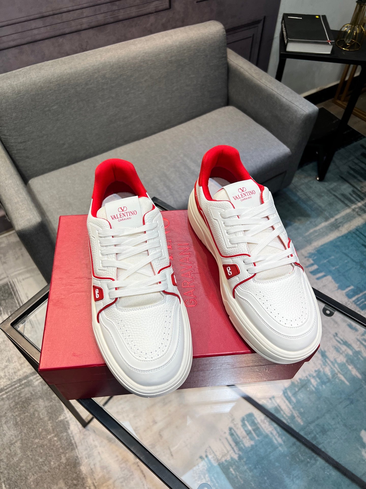 LuxluxHouse Best Quality Shoes Valentino