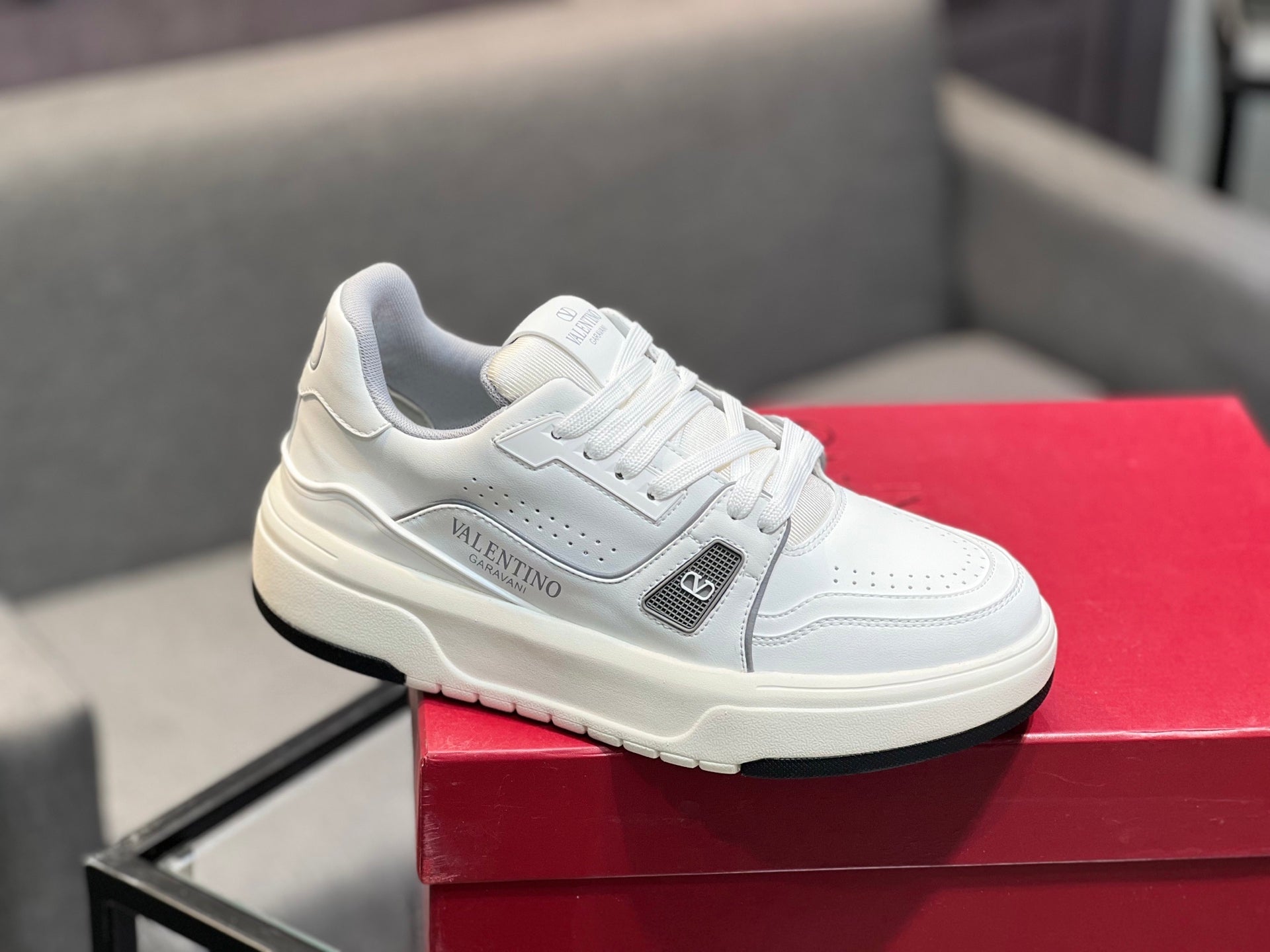 LuxluxHouse Best Quality Shoes Valentino