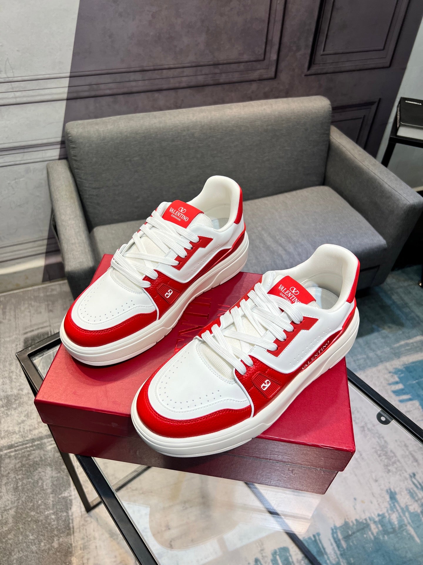 LuxluxHouse Best Quality Shoes Valentino