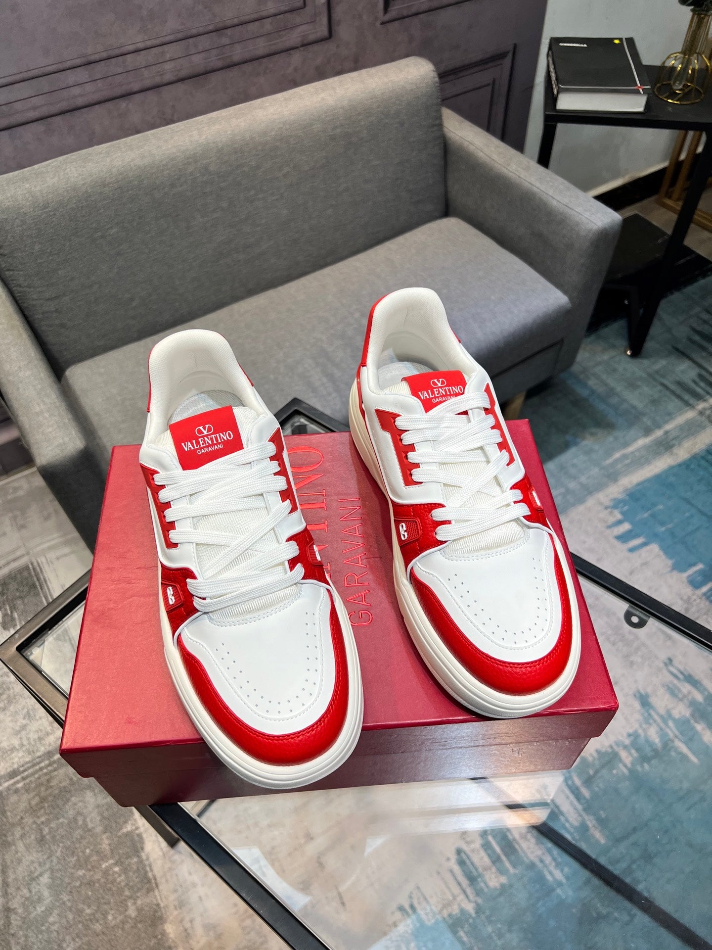LuxluxHouse Best Quality Shoes Valentino