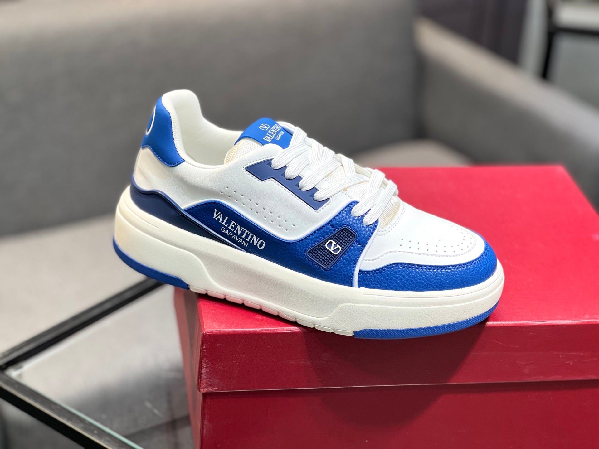 LuxluxHouse Best Quality Shoes Valentino