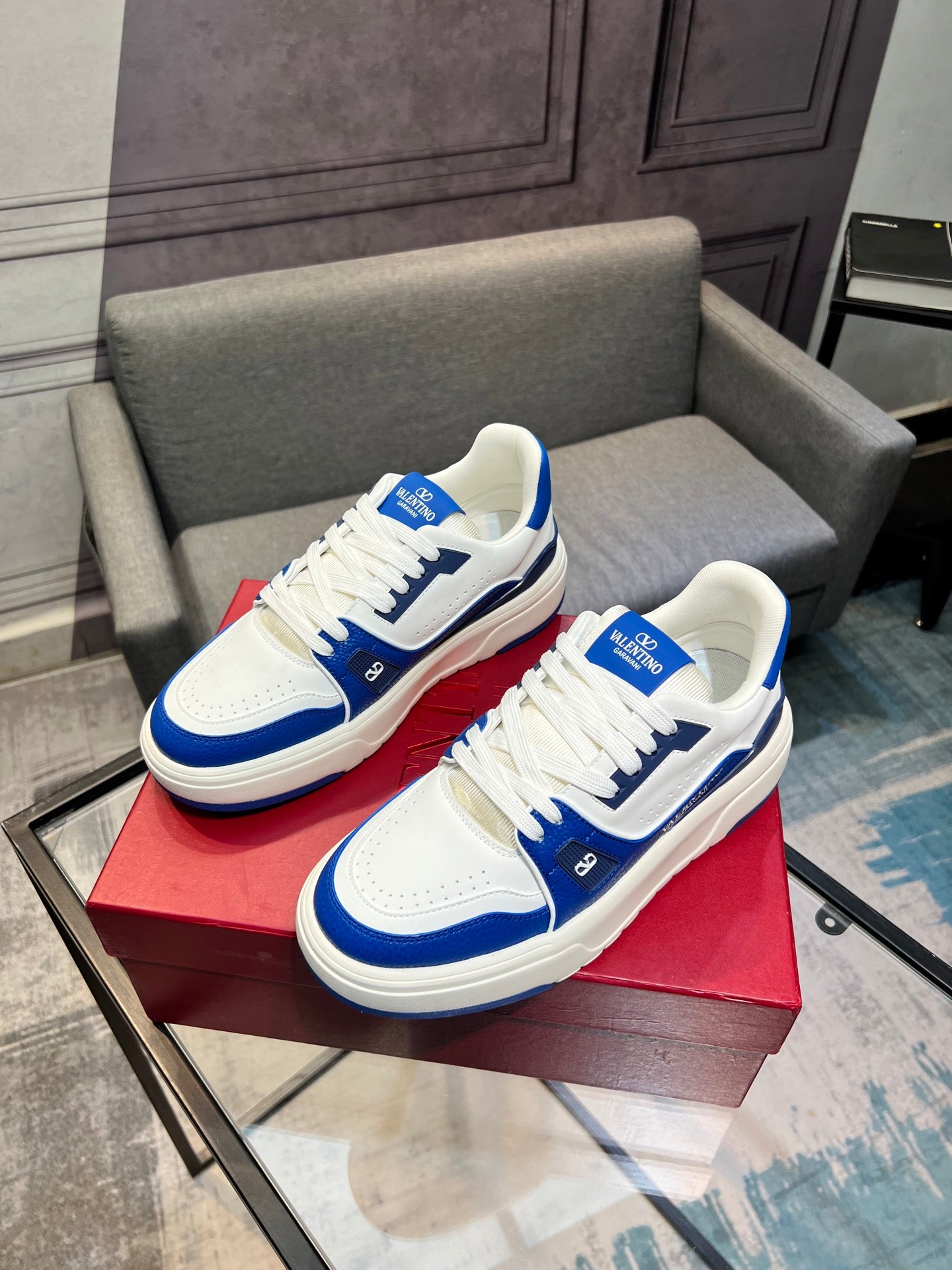 LuxluxHouse Best Quality Shoes Valentino