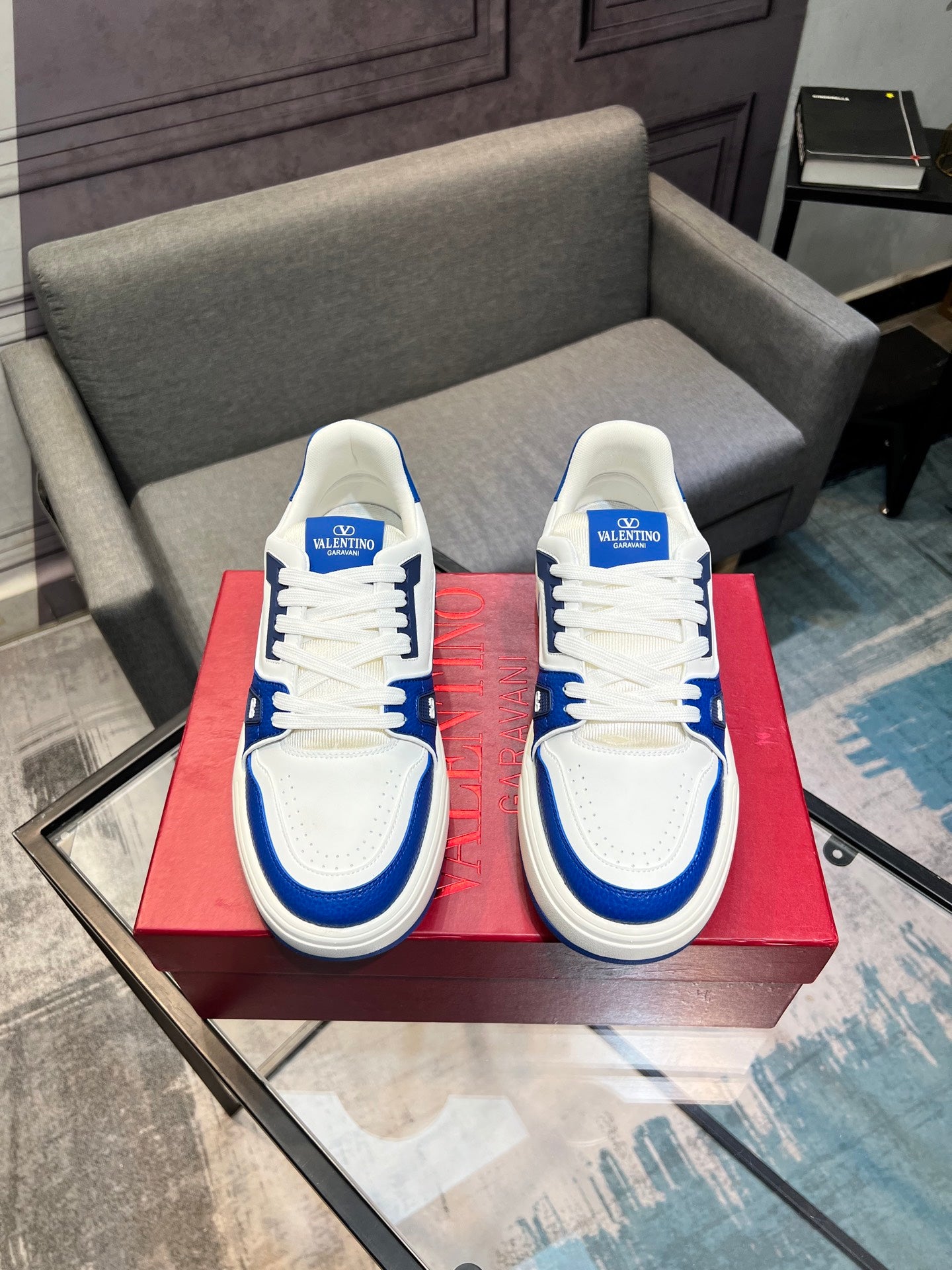 LuxluxHouse Best Quality Shoes Valentino