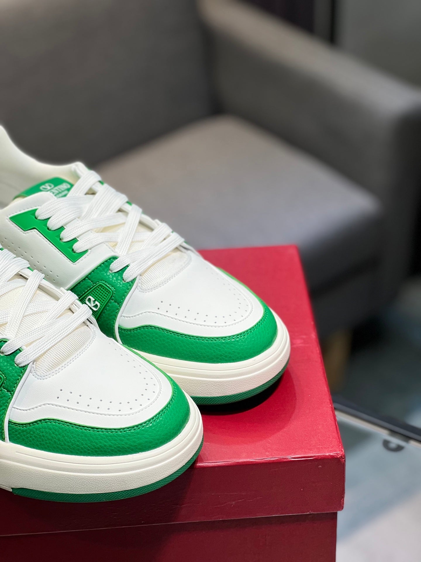 LuxluxHouse Best Quality Shoes Valentino