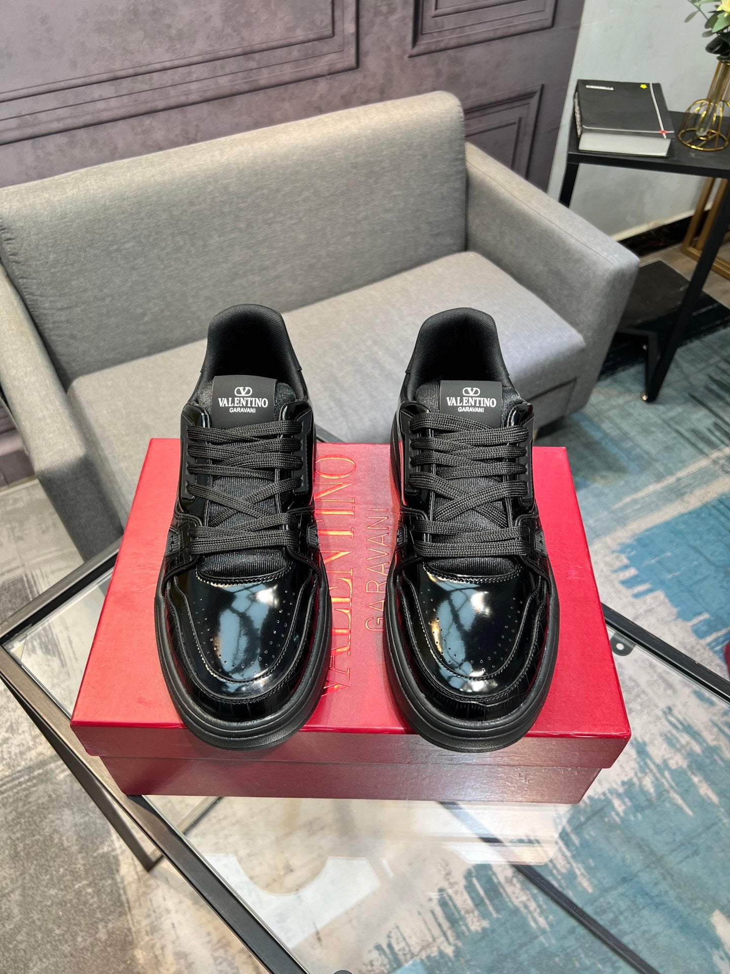 LuxluxHouse Best Quality Shoes Valentino