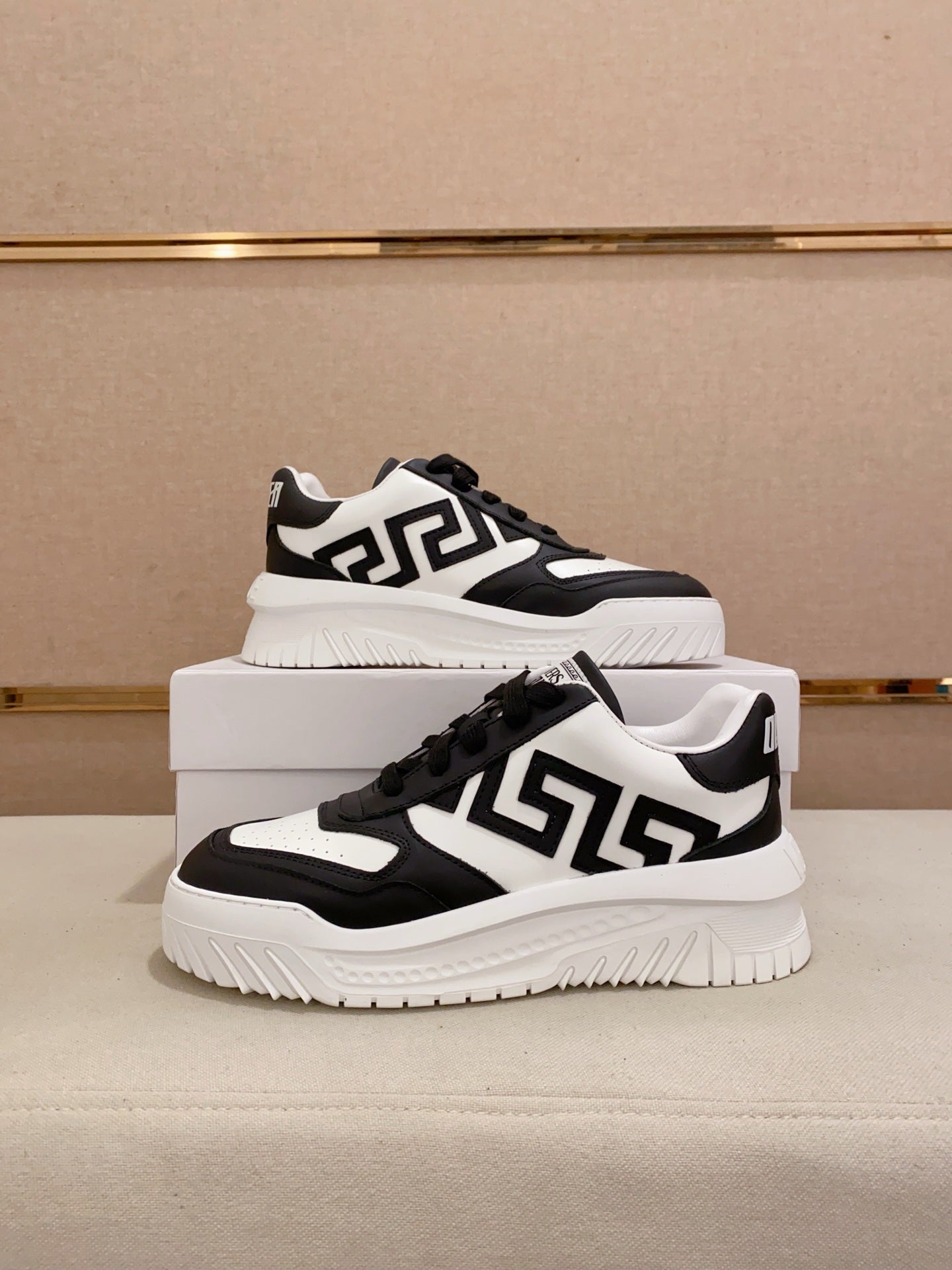 LuxluxHouse Best Quality Shoes Versace