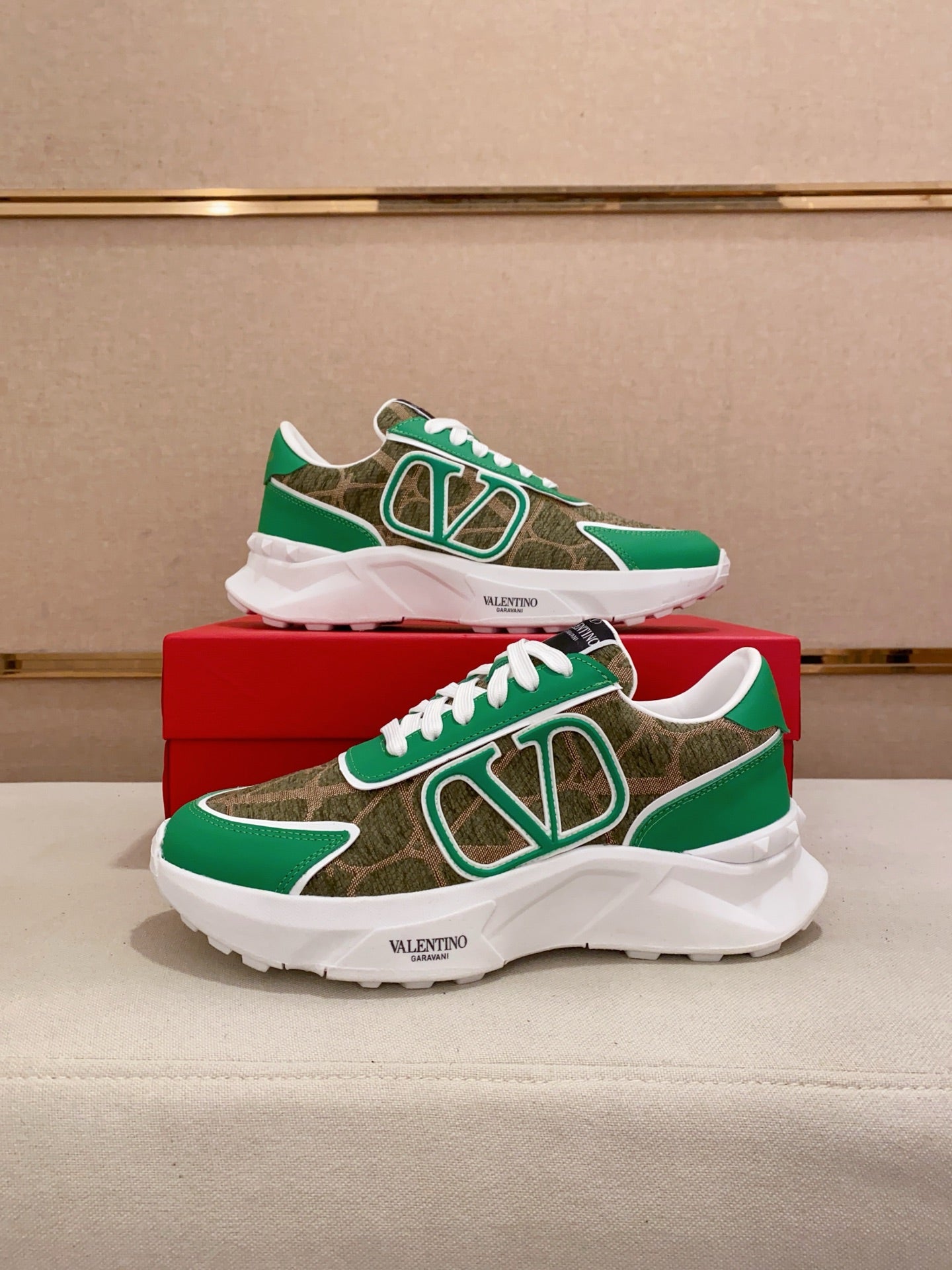 LuxluxHouse Best Quality Shoes Valentino