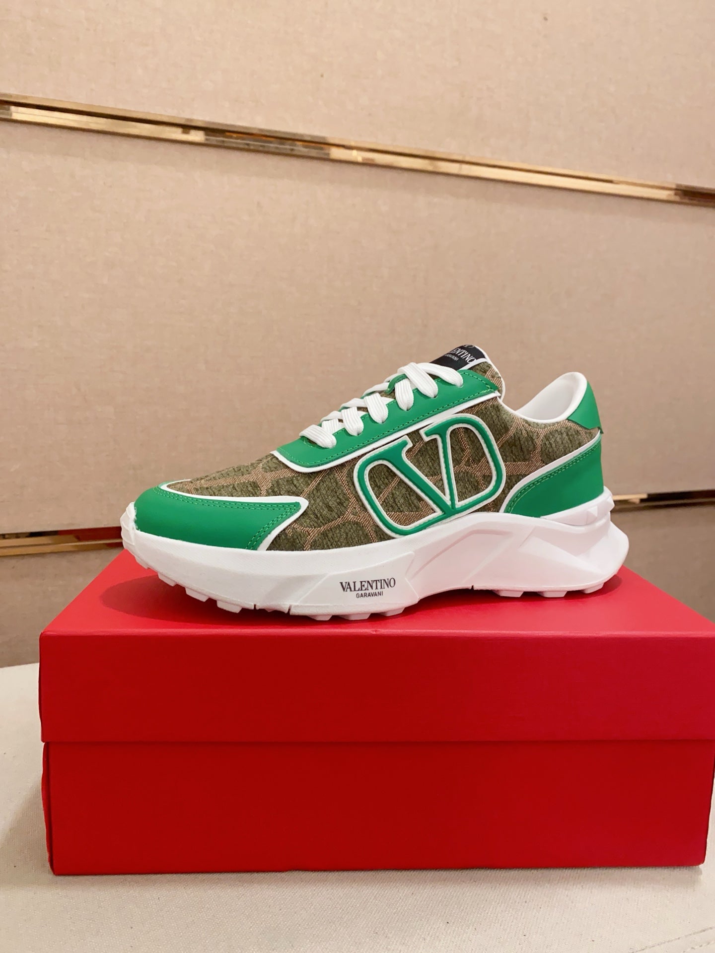 LuxluxHouse Best Quality Shoes Valentino