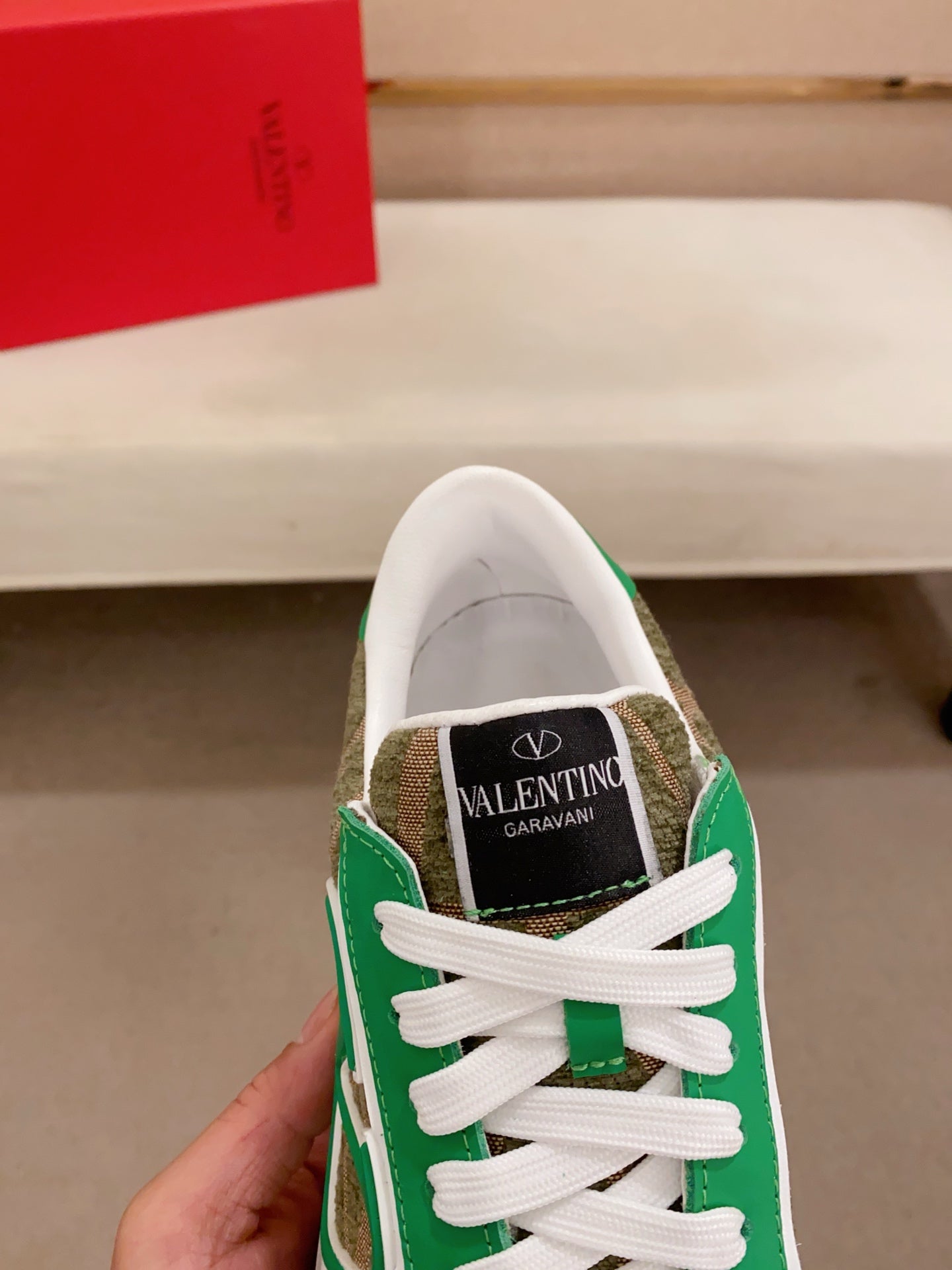 LuxluxHouse Best Quality Shoes Valentino