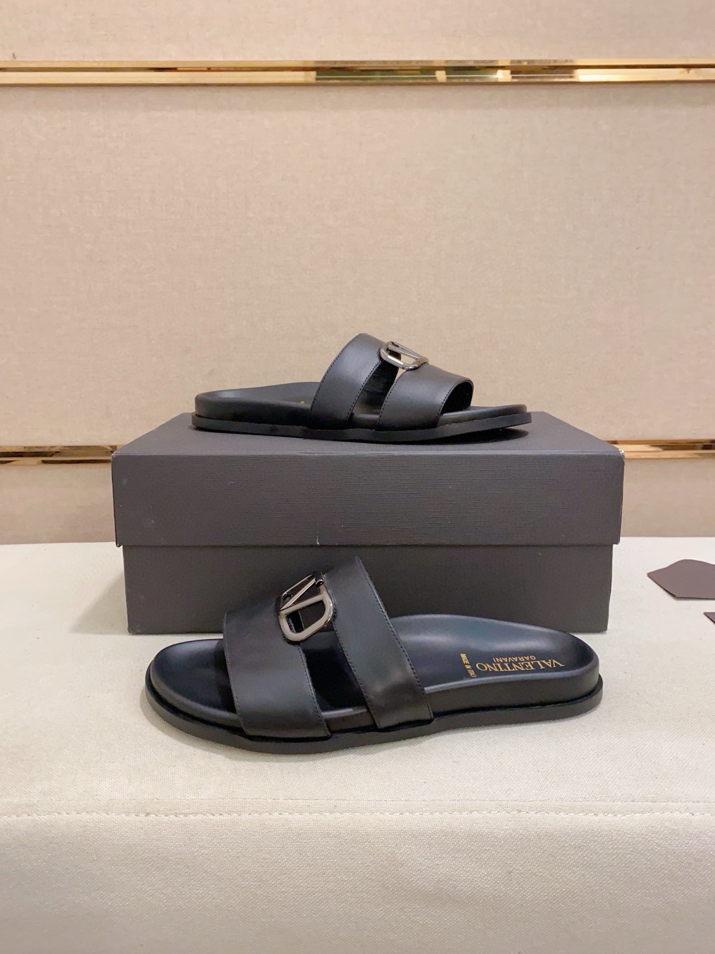LuxluxHouse Best Quality Sandals Valentino