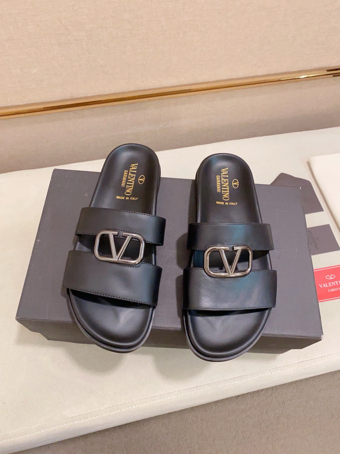 LuxluxHouse Best Quality Sandals Valentino