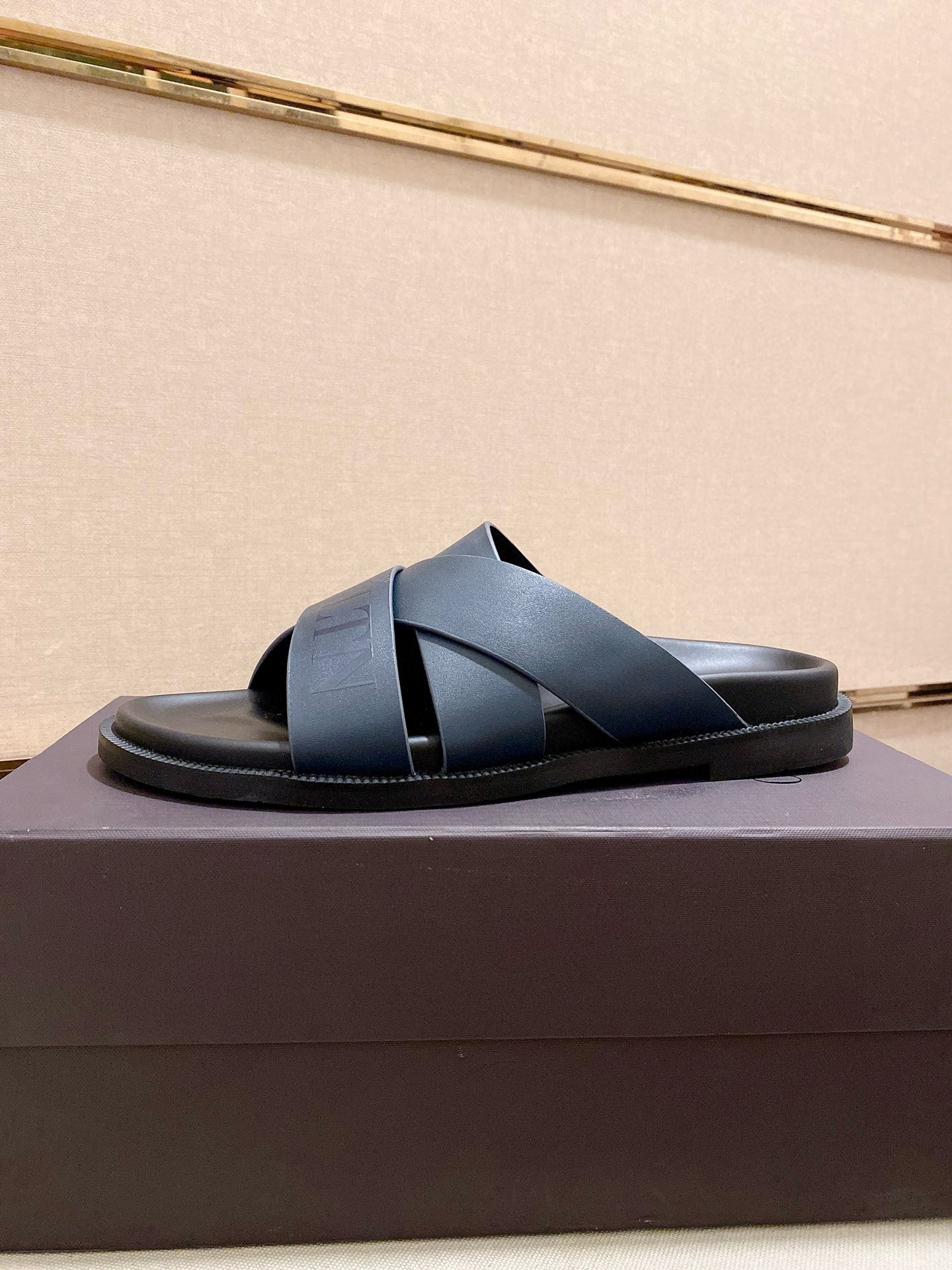 LuxluxHouse Best Quality Sandals Valentino