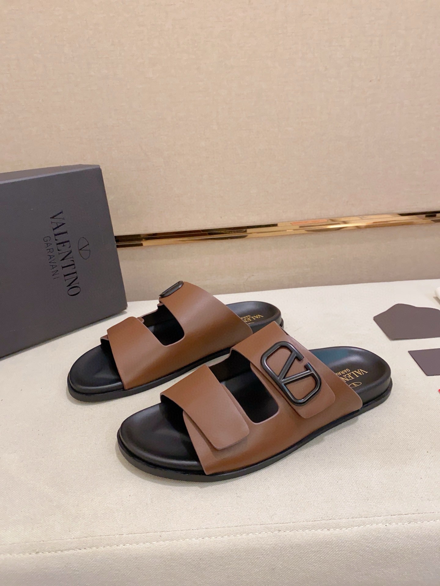 LuxluxHouse Best Quality Sandals Valentino