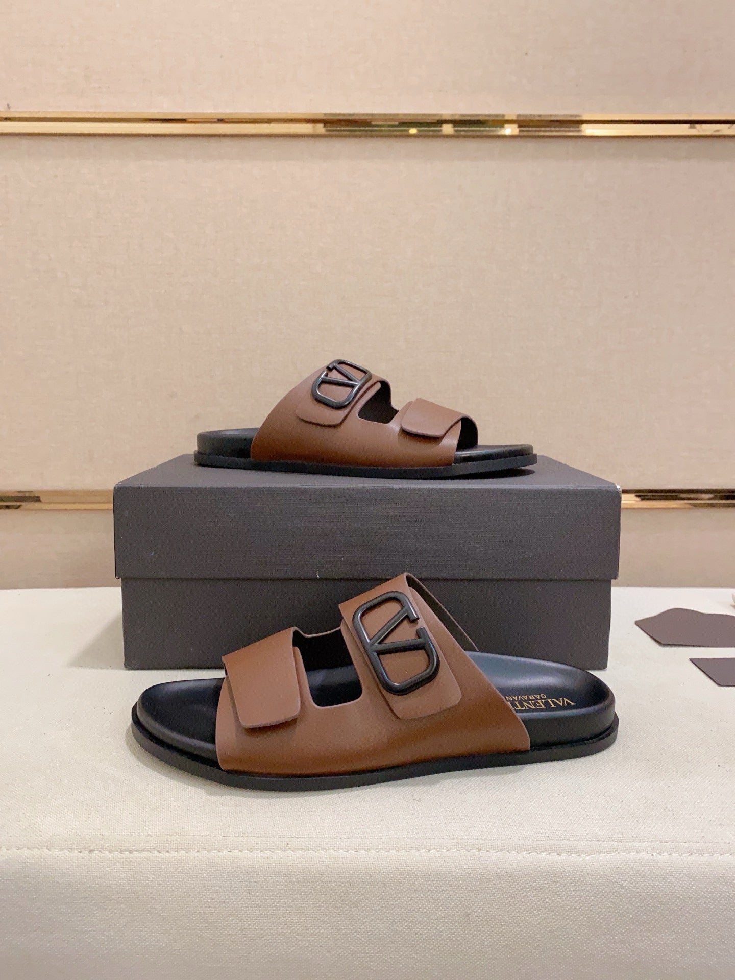 LuxluxHouse Best Quality Sandals Valentino