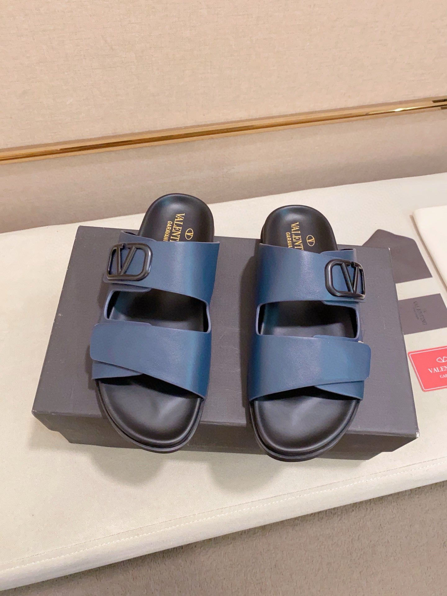LuxluxHouse Best Quality Sandals Valentino