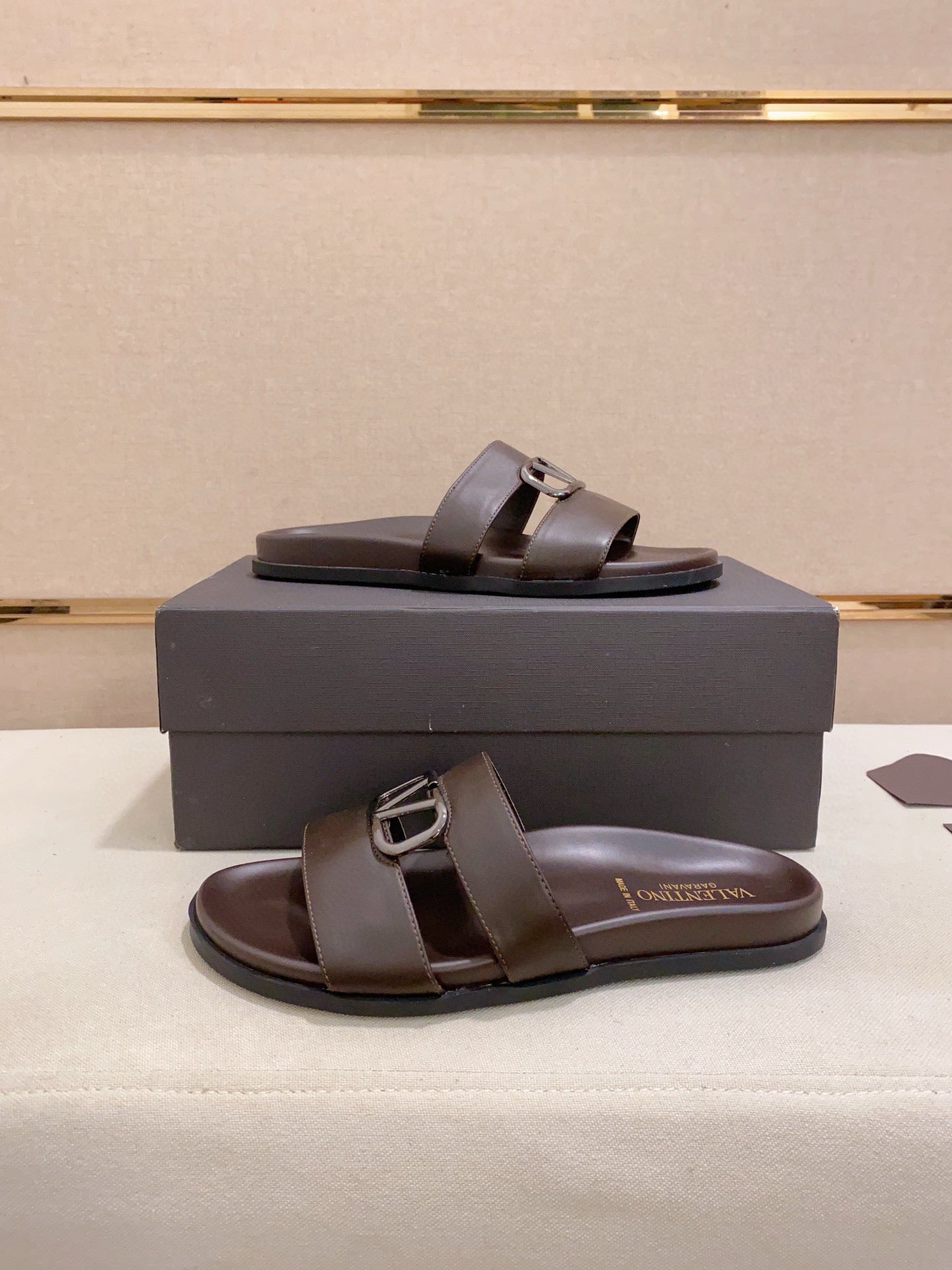 LuxluxHouse Best Quality Sandals Valentino